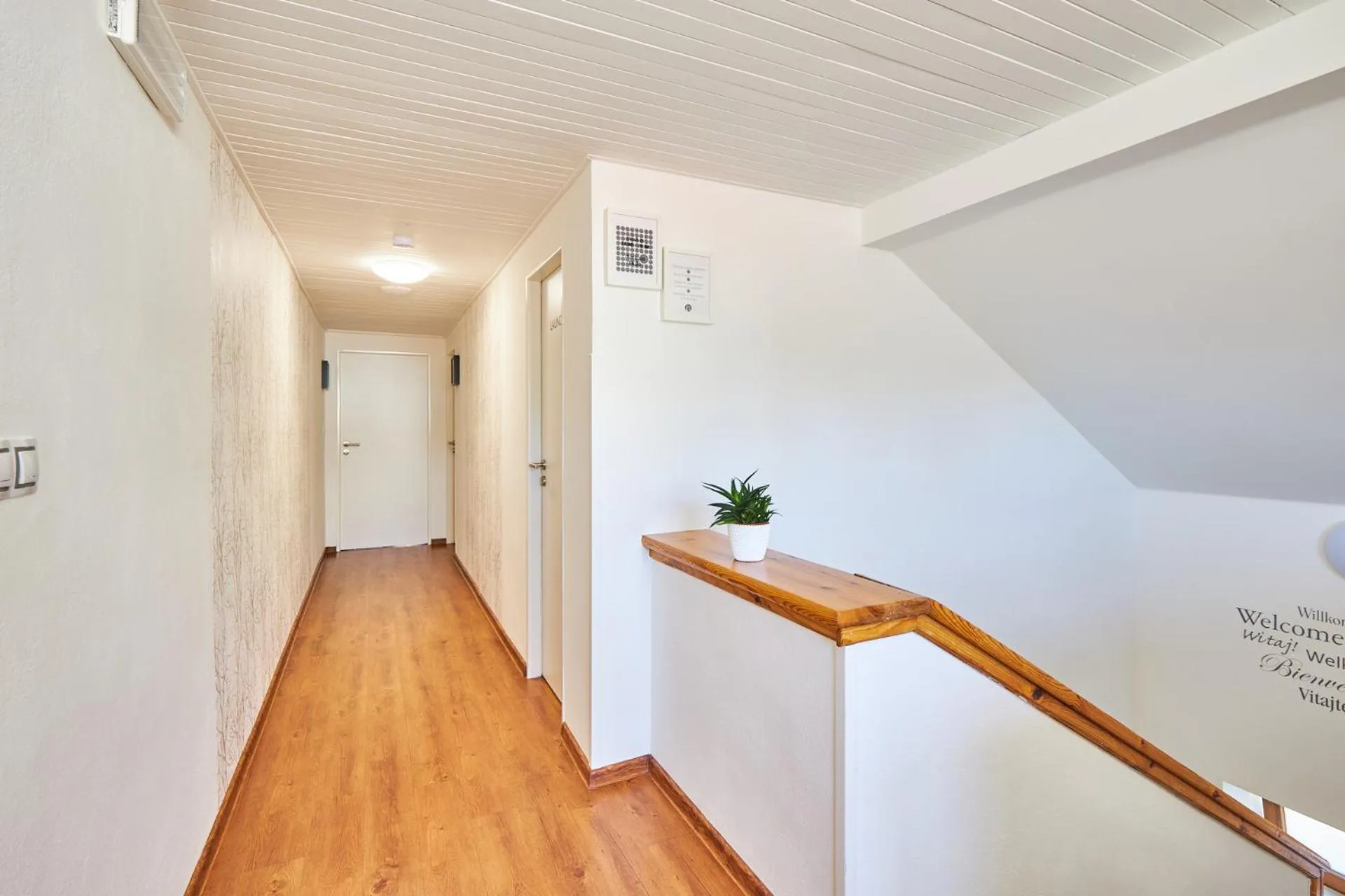 Text overlay in Villa Gap apartments