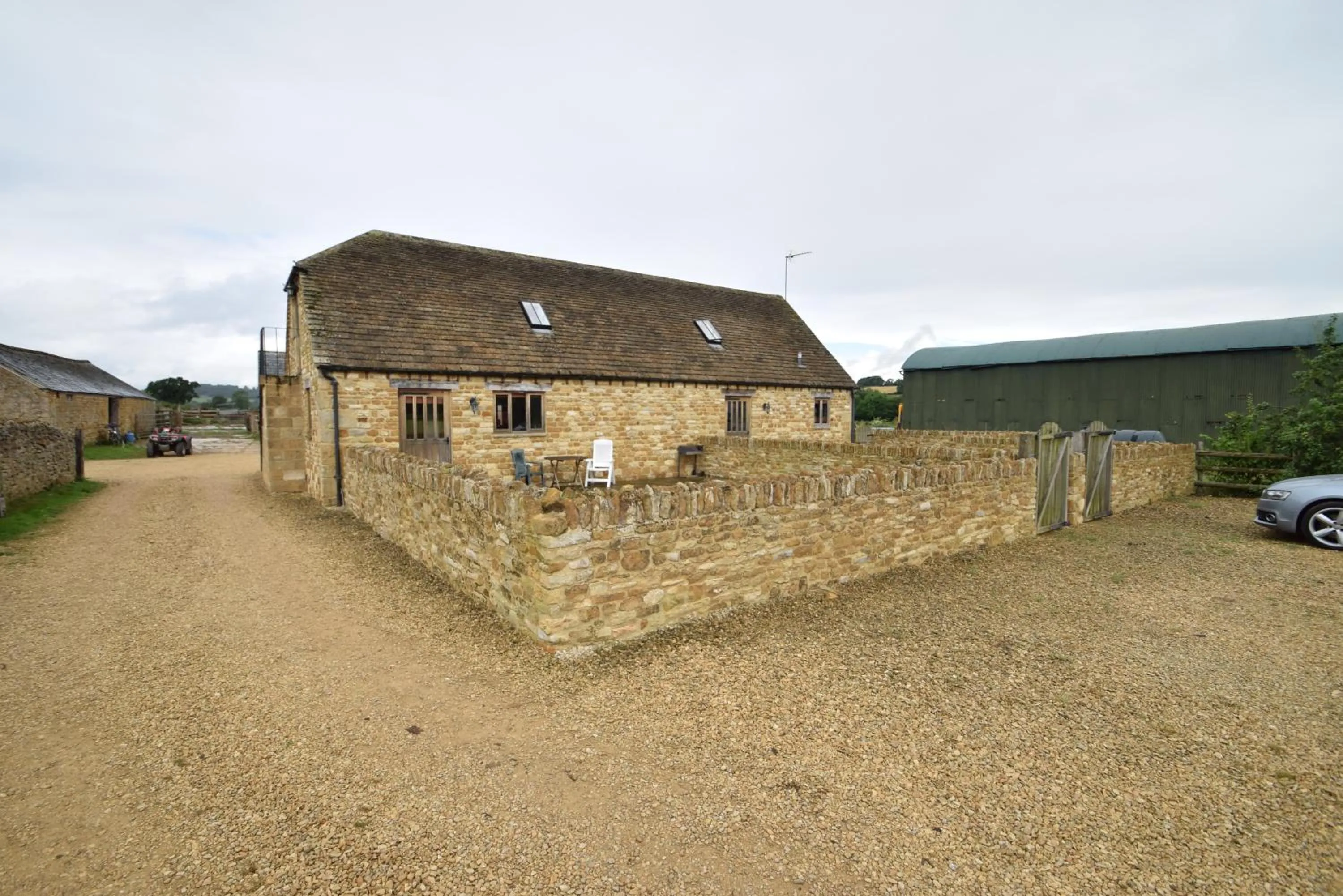 Property building in The Warren - Ash Farm Cotswolds