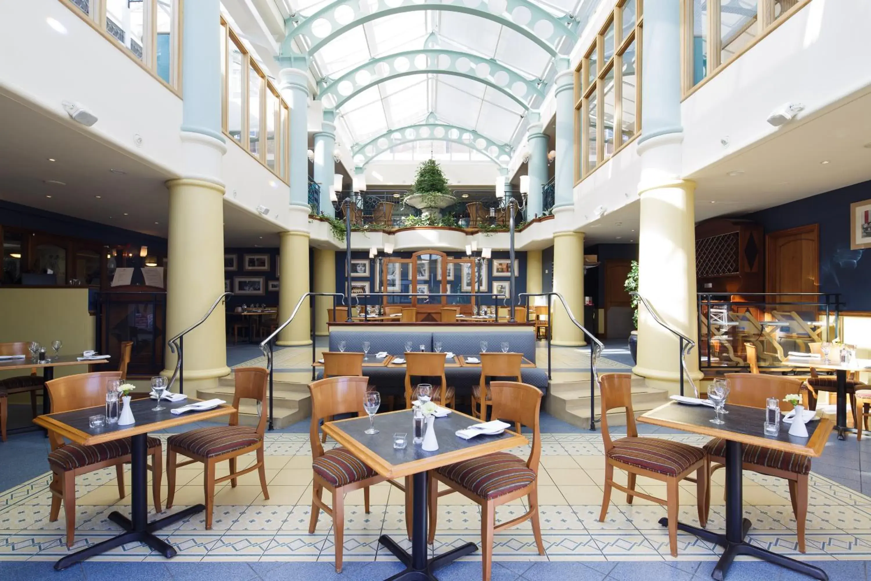 Restaurant/places to eat in Merton Hotel Restaurant/places to eat in Merton Hotel