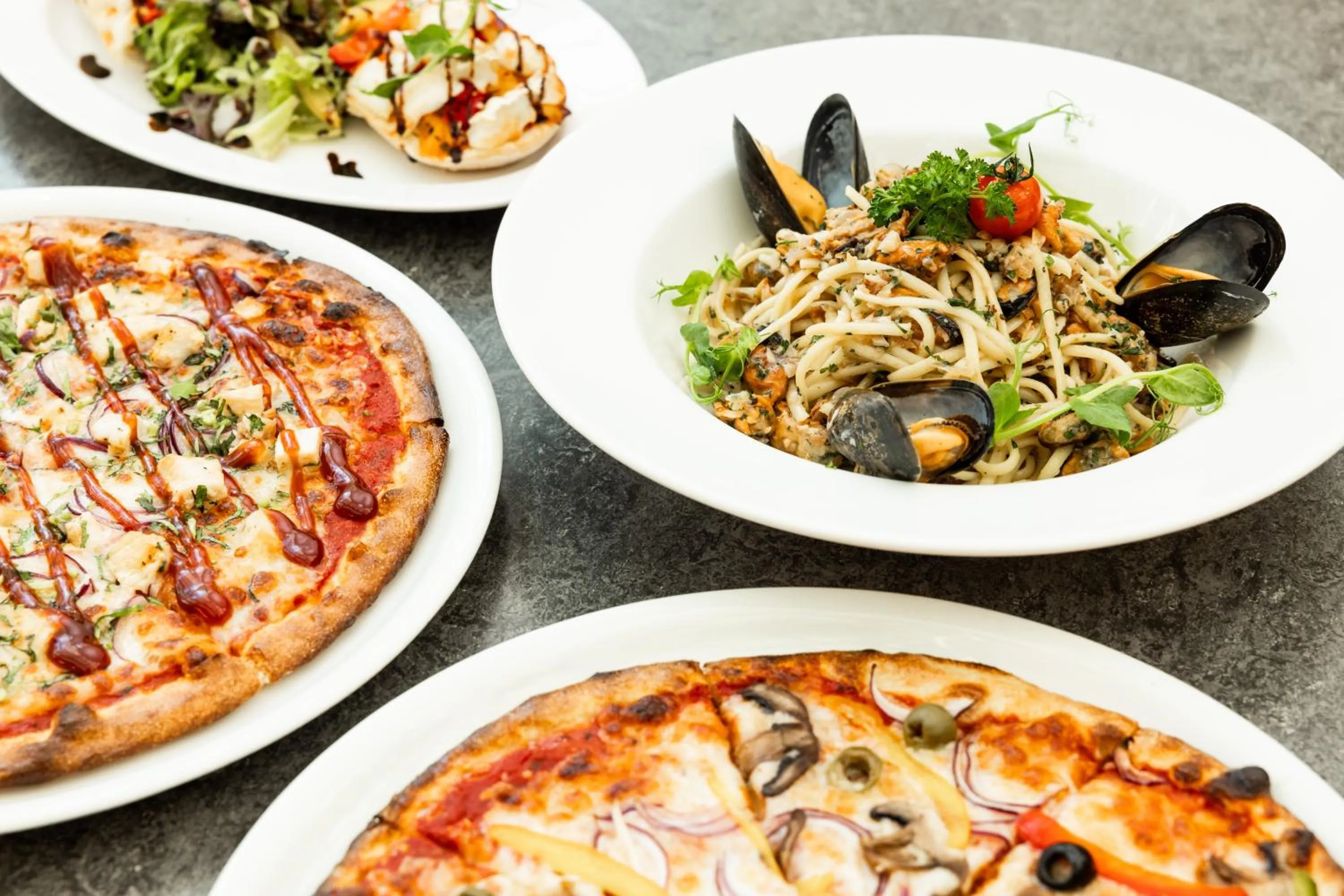 Food and drinks in Merton Hotel