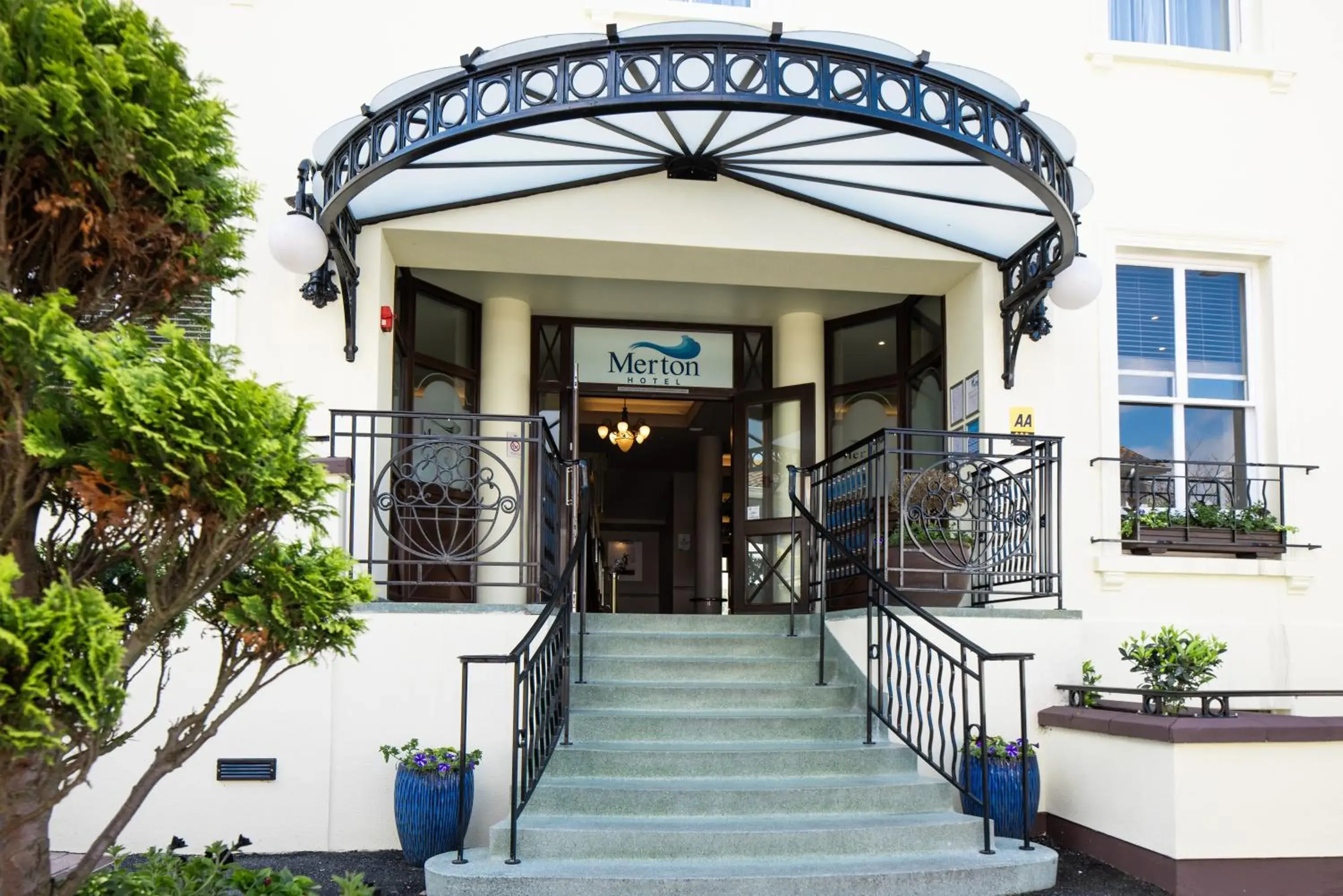 Facade/entrance in Merton Hotel Facade/entrance in Merton Hotel