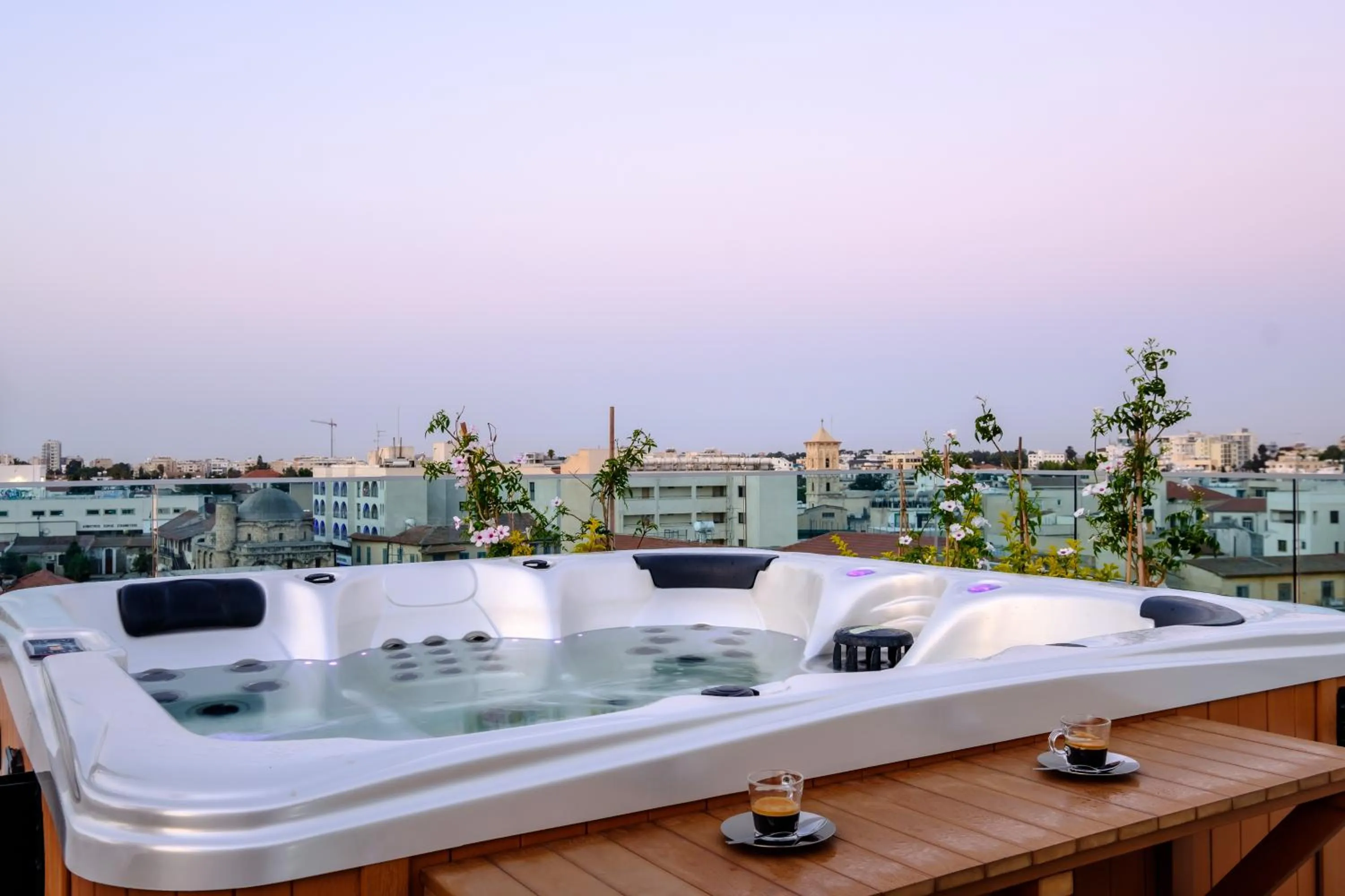 Hot Tub in Art & Wine Boutique Hotel