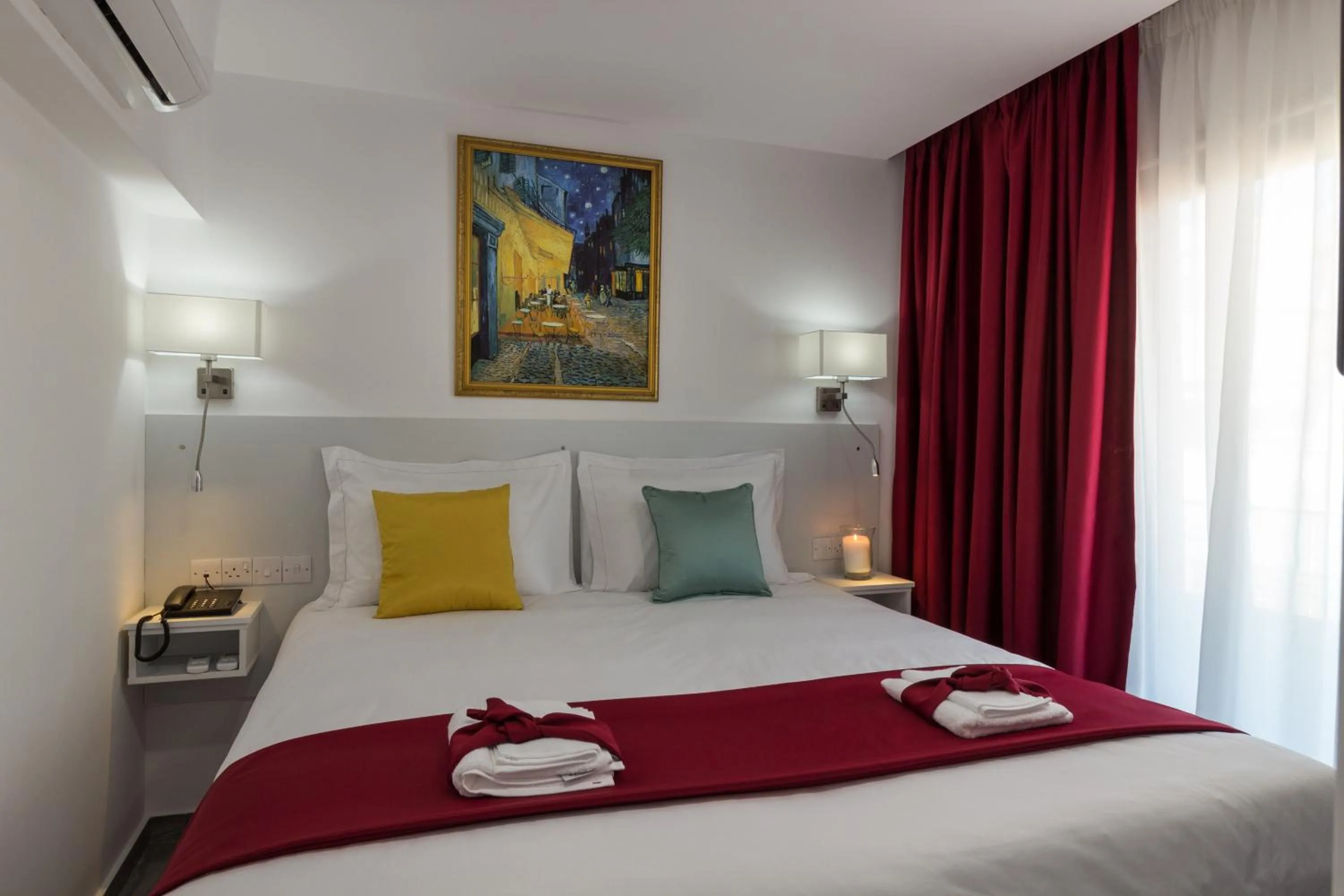 Bedroom, Bed in Art & Wine Boutique Hotel