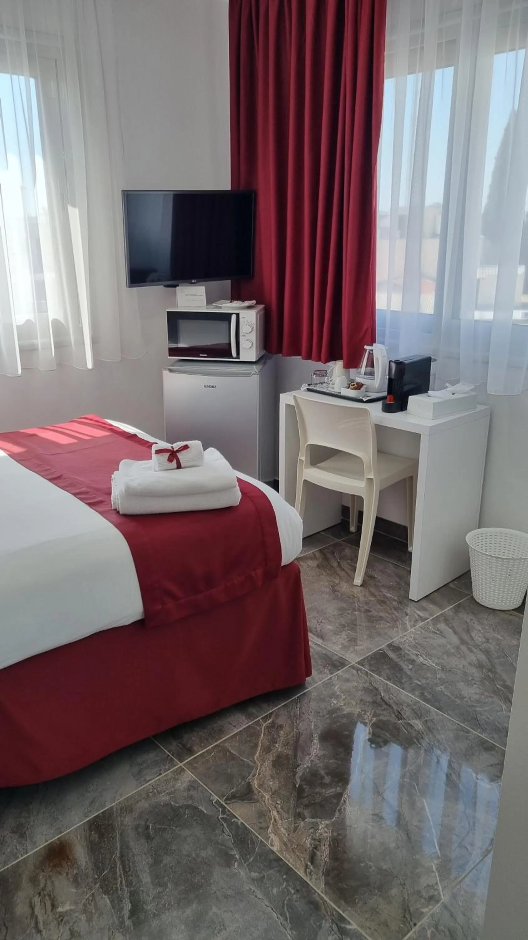 Photo of the whole room, Bed in Art & Wine Boutique Hotel