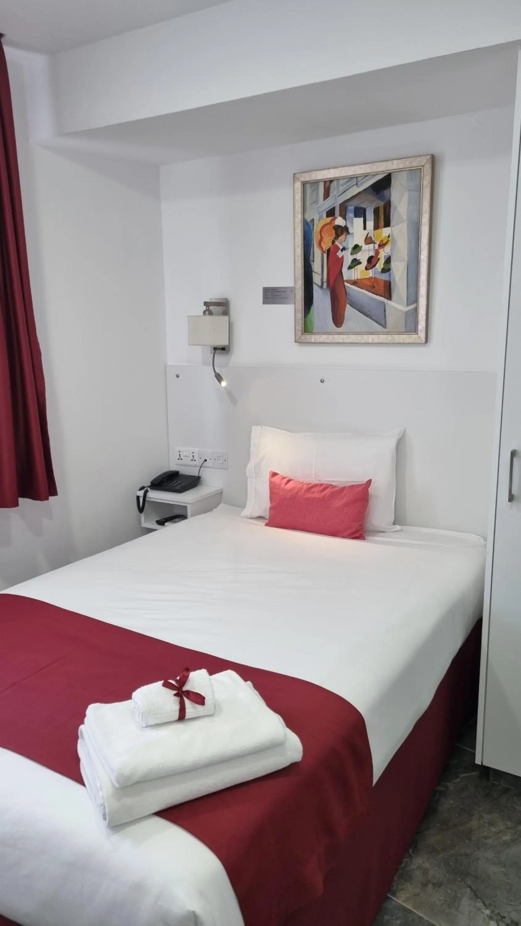 Bedroom, Bed in Art & Wine Boutique Hotel