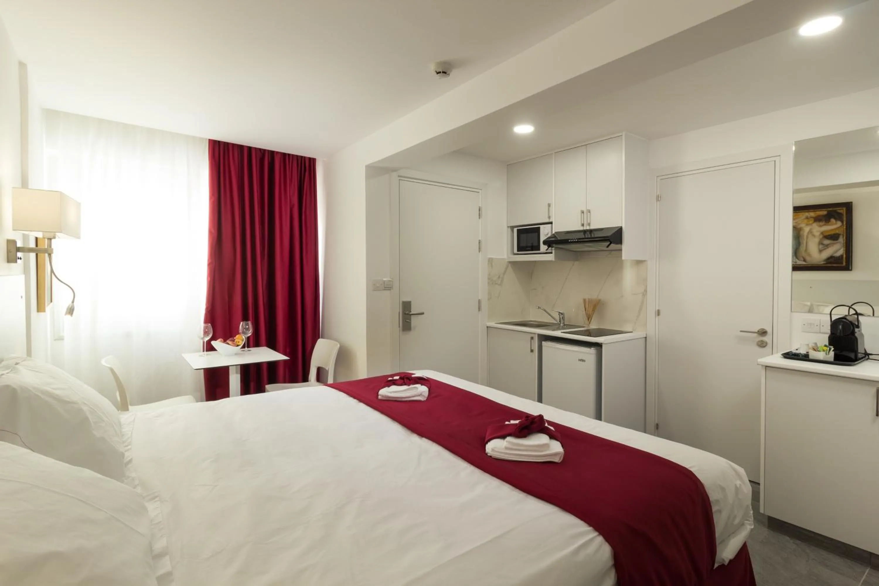 Photo of the whole room, Bed in Art & Wine Boutique Hotel