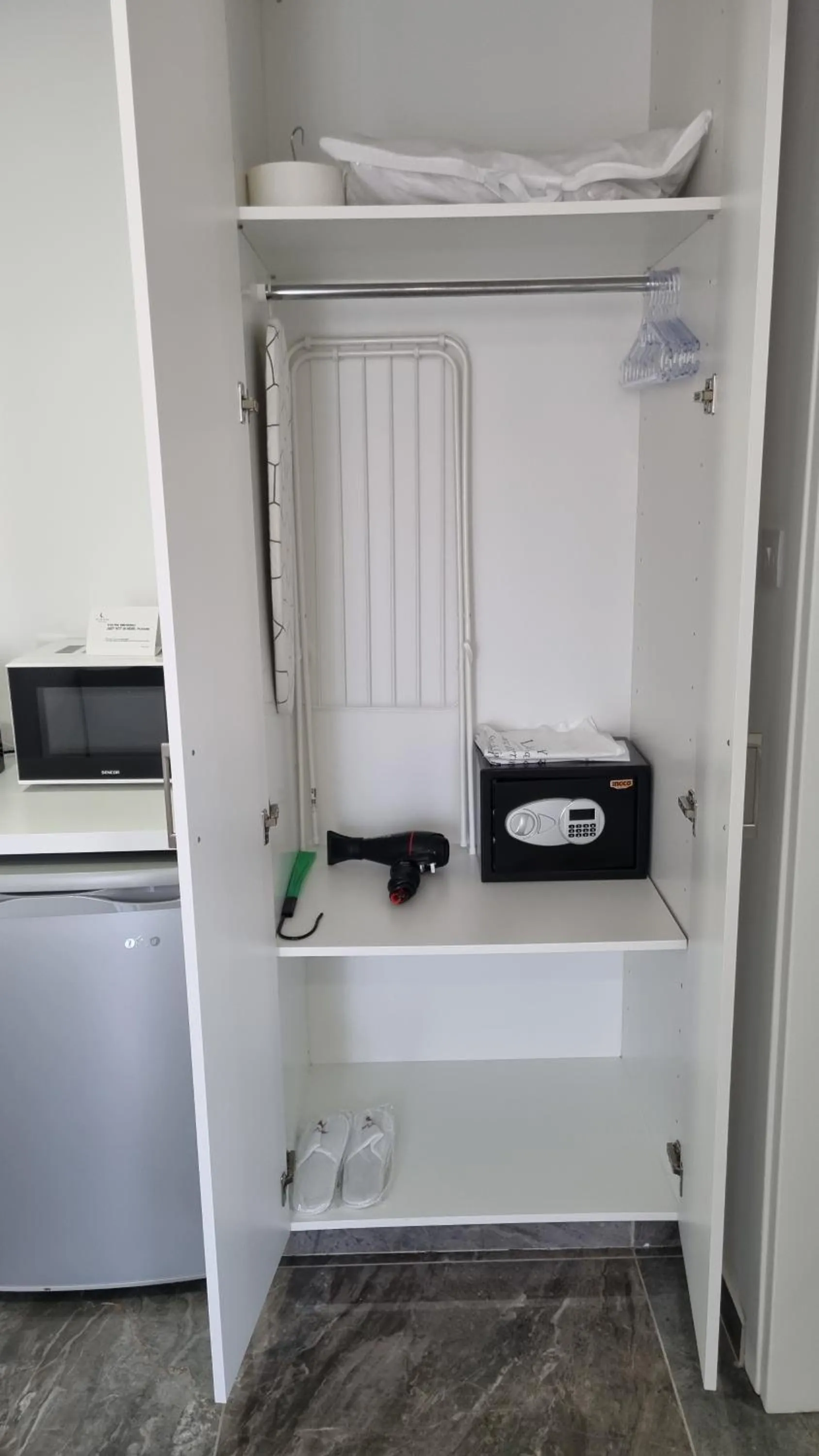 safe in Art & Wine Boutique Hotel