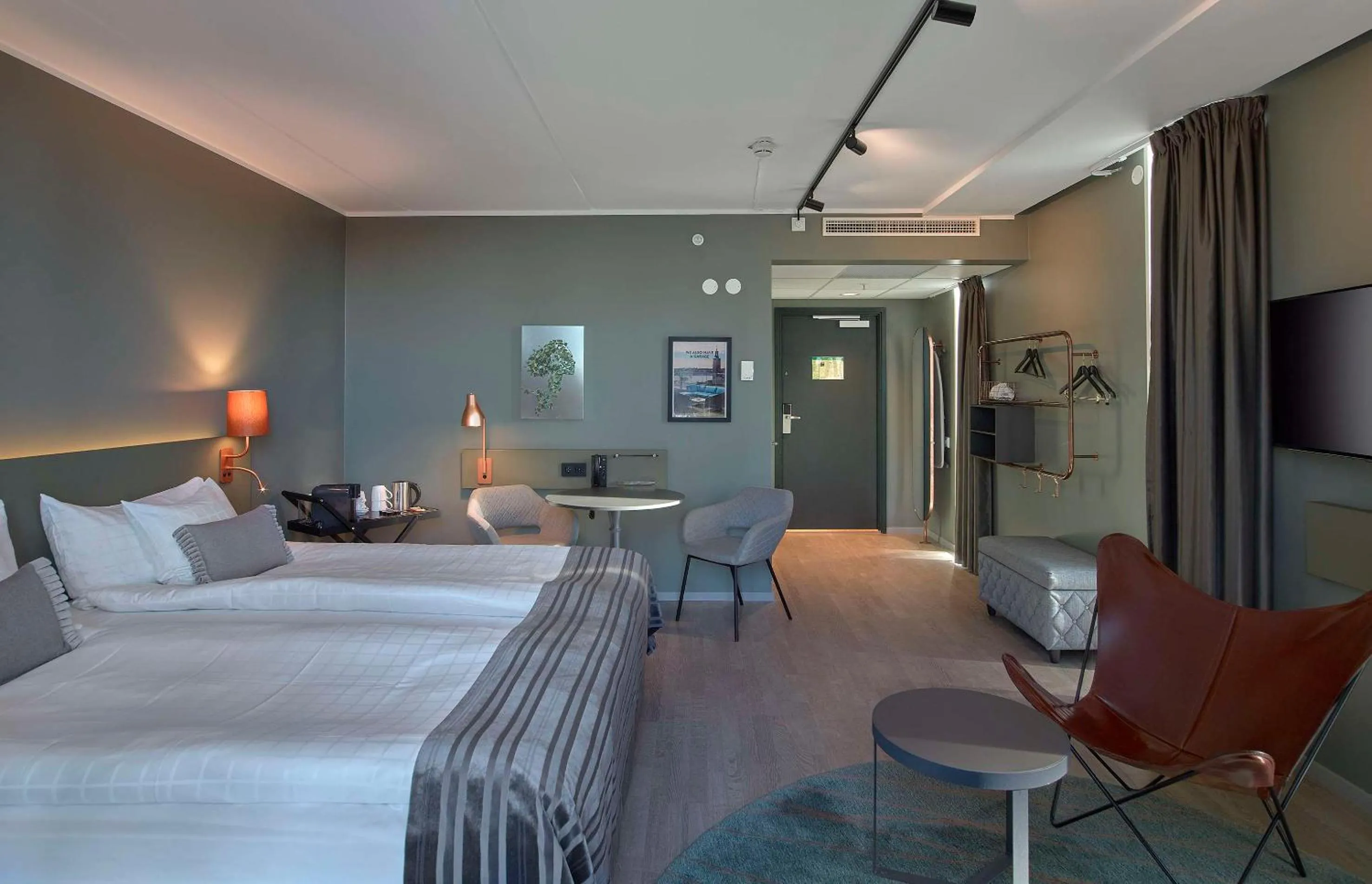 Bedroom, Bed in Scandic Continental