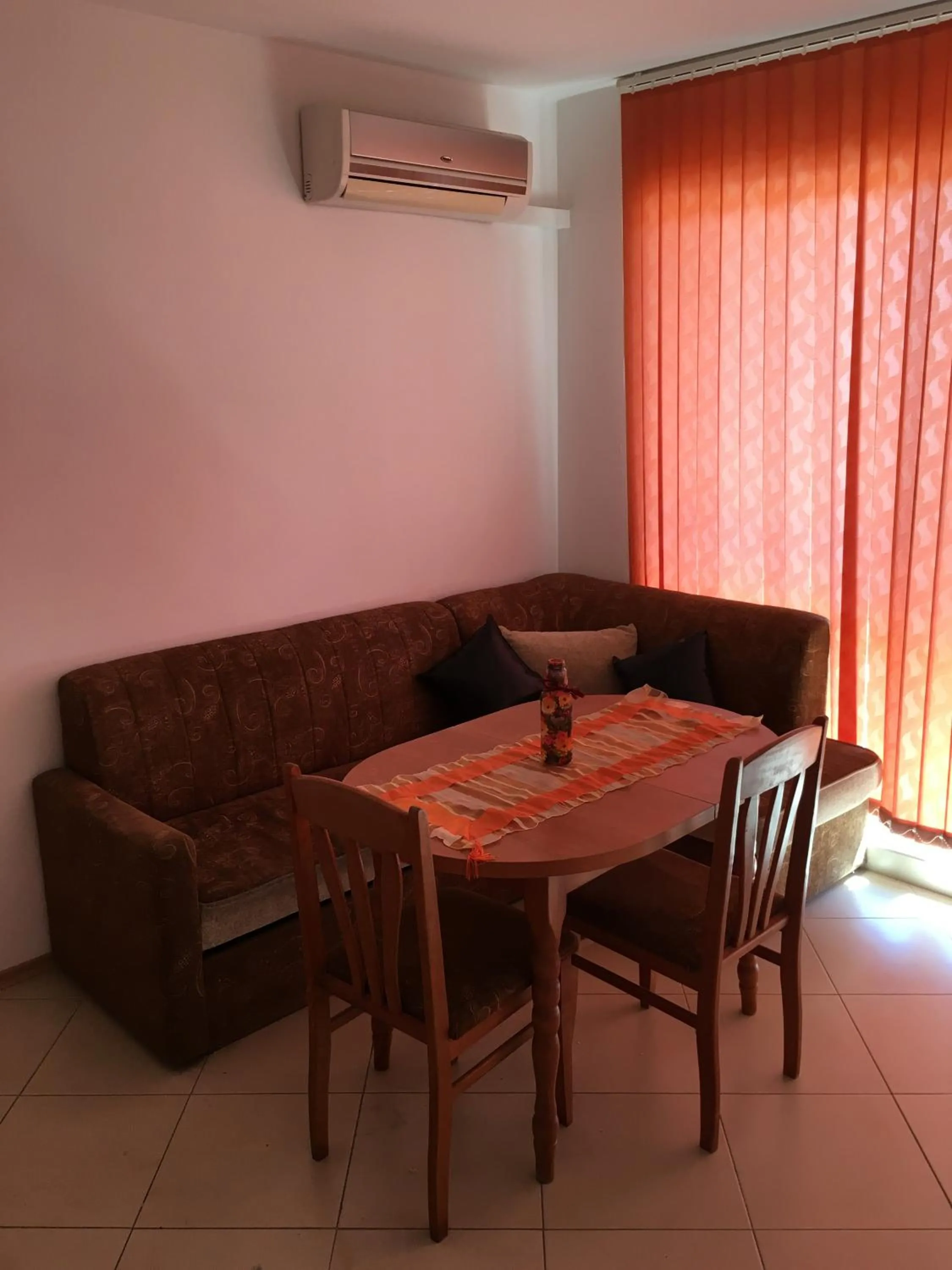 Dining area in Adonai Apartments