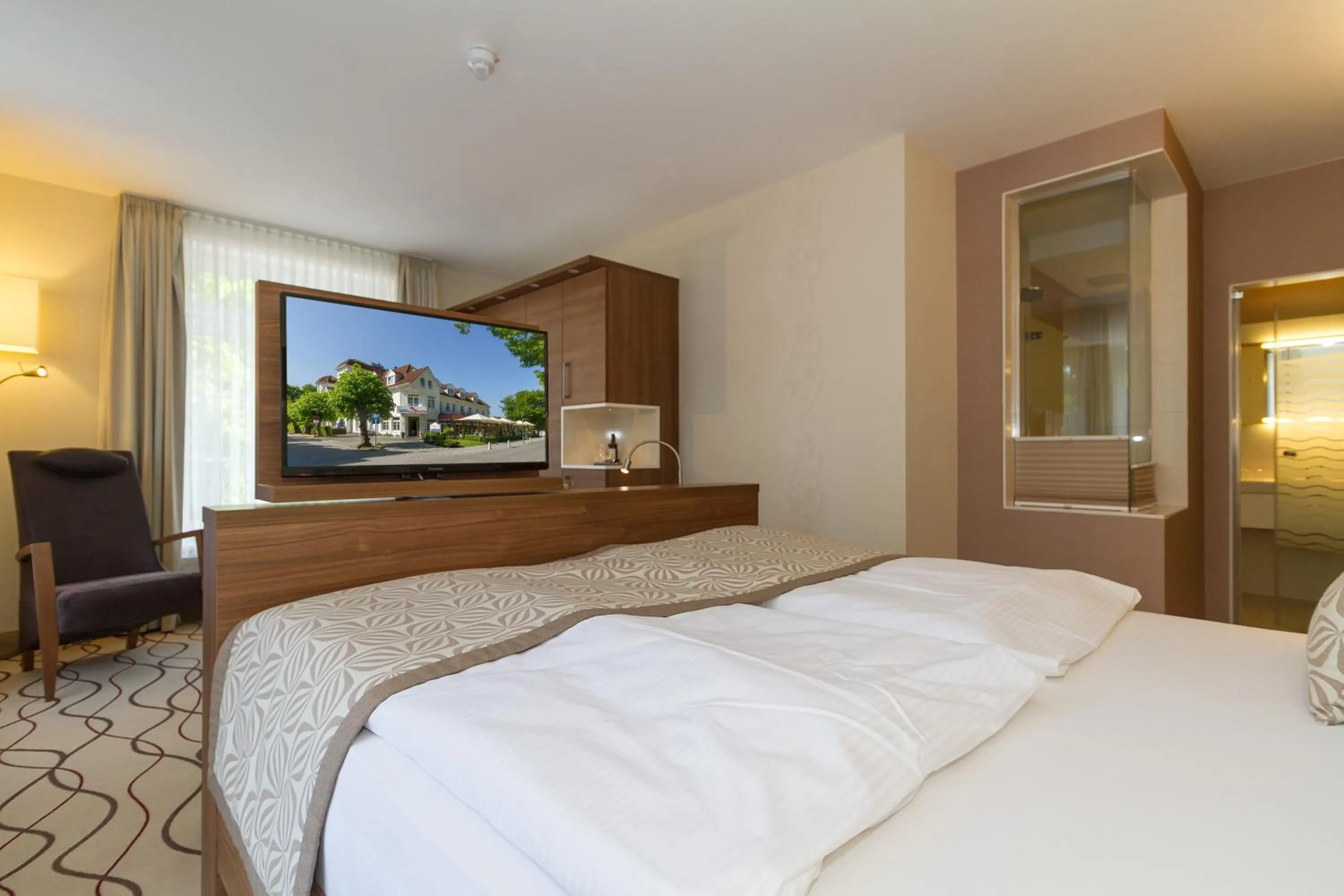 Photo of the whole room, Bed in HOTEL am STRAND