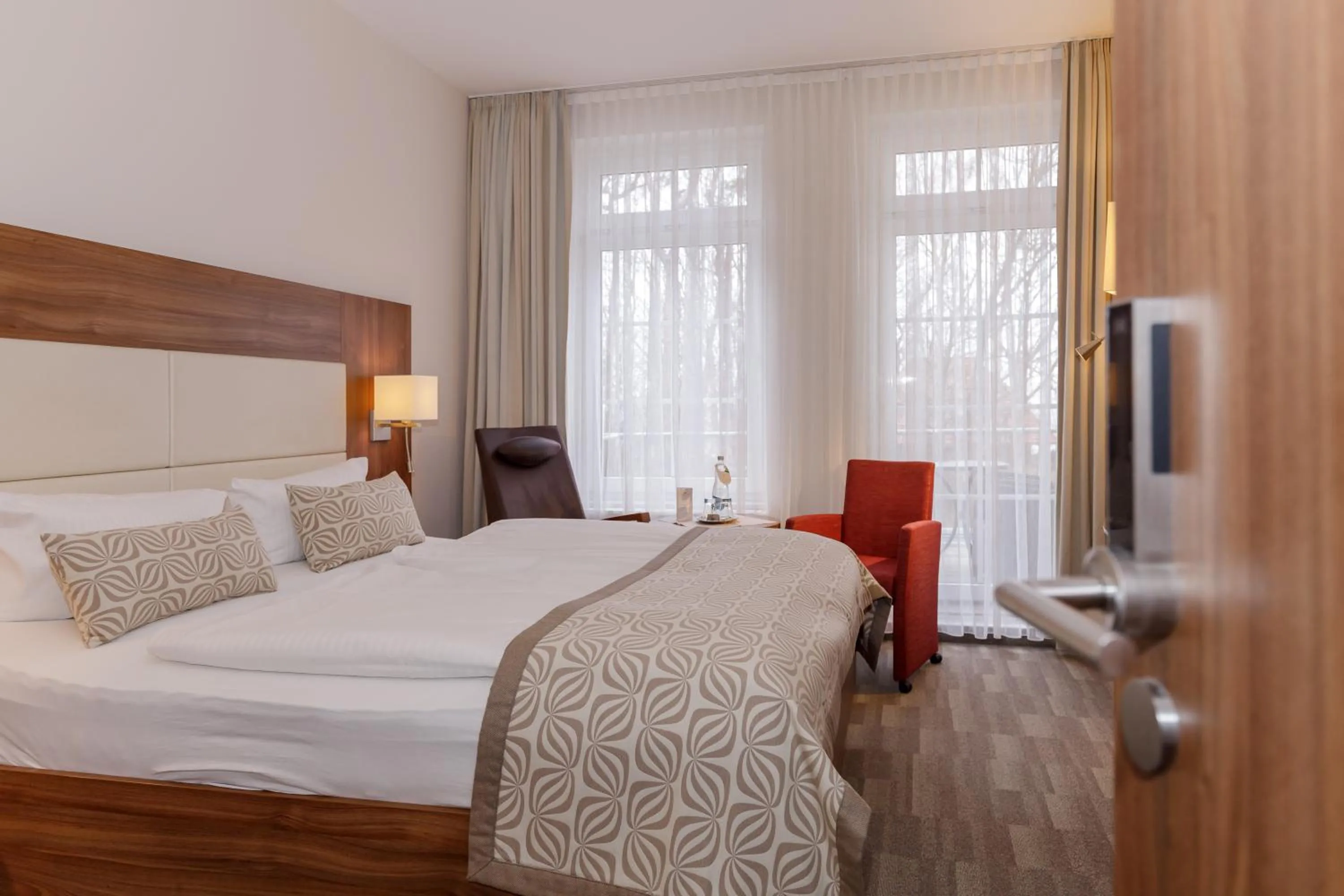 Photo of the whole room, Bed in HOTEL am STRAND