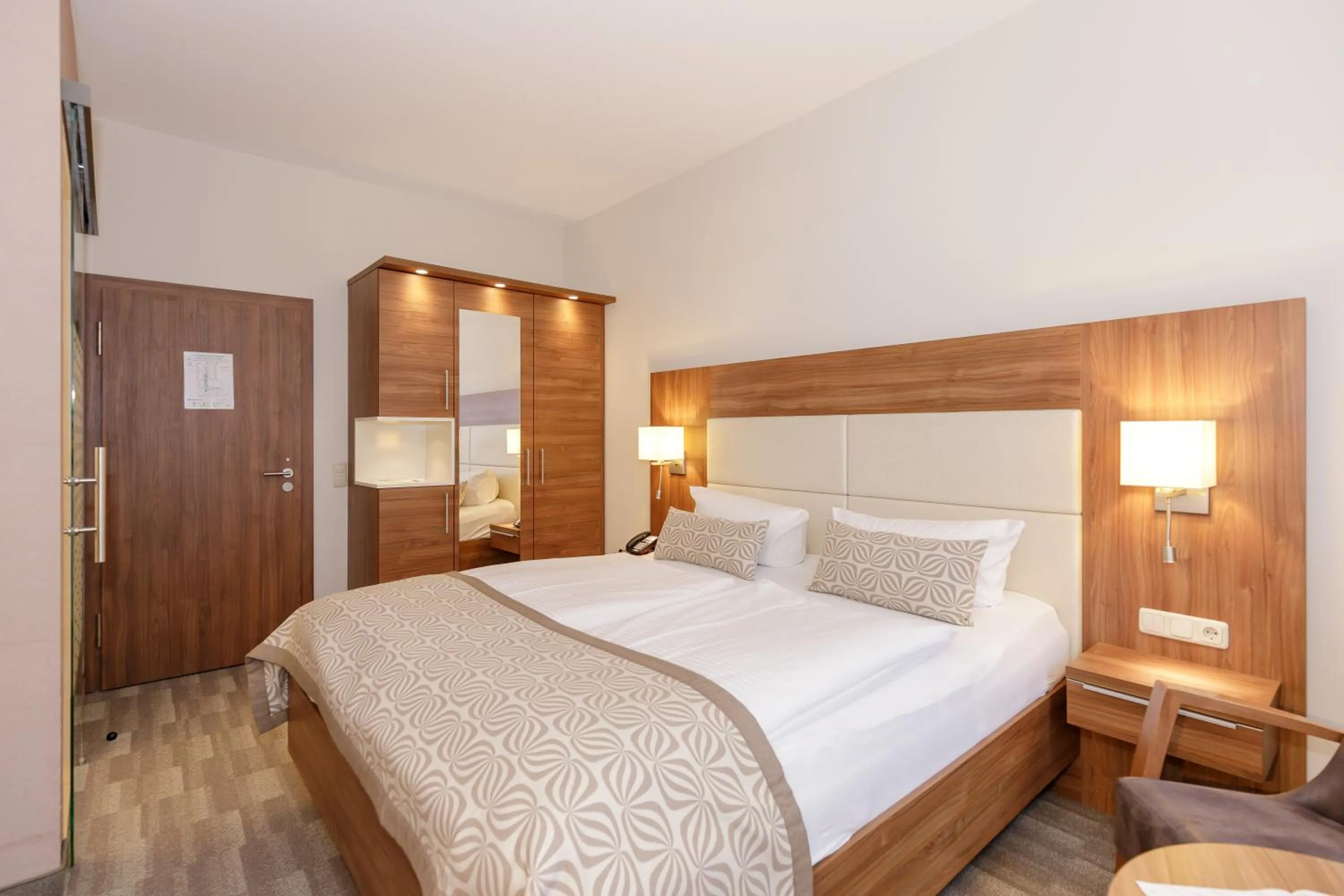 Photo of the whole room, Bed in HOTEL am STRAND