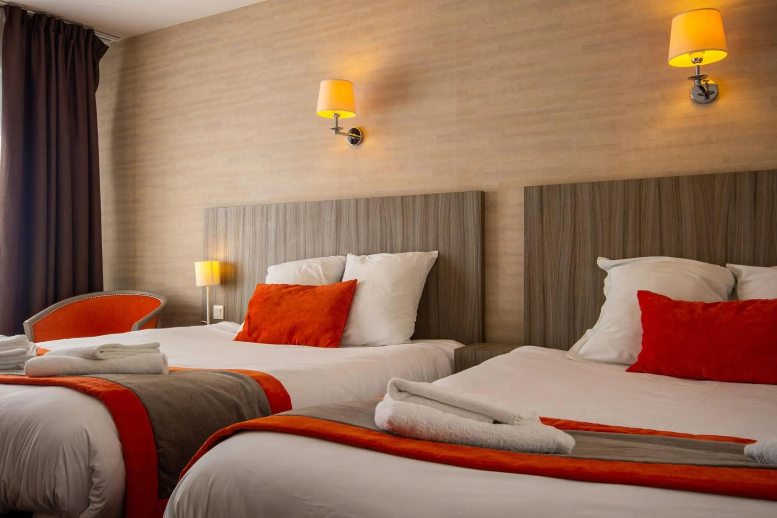 Bed in Hotel de la Gare Troyes Centre