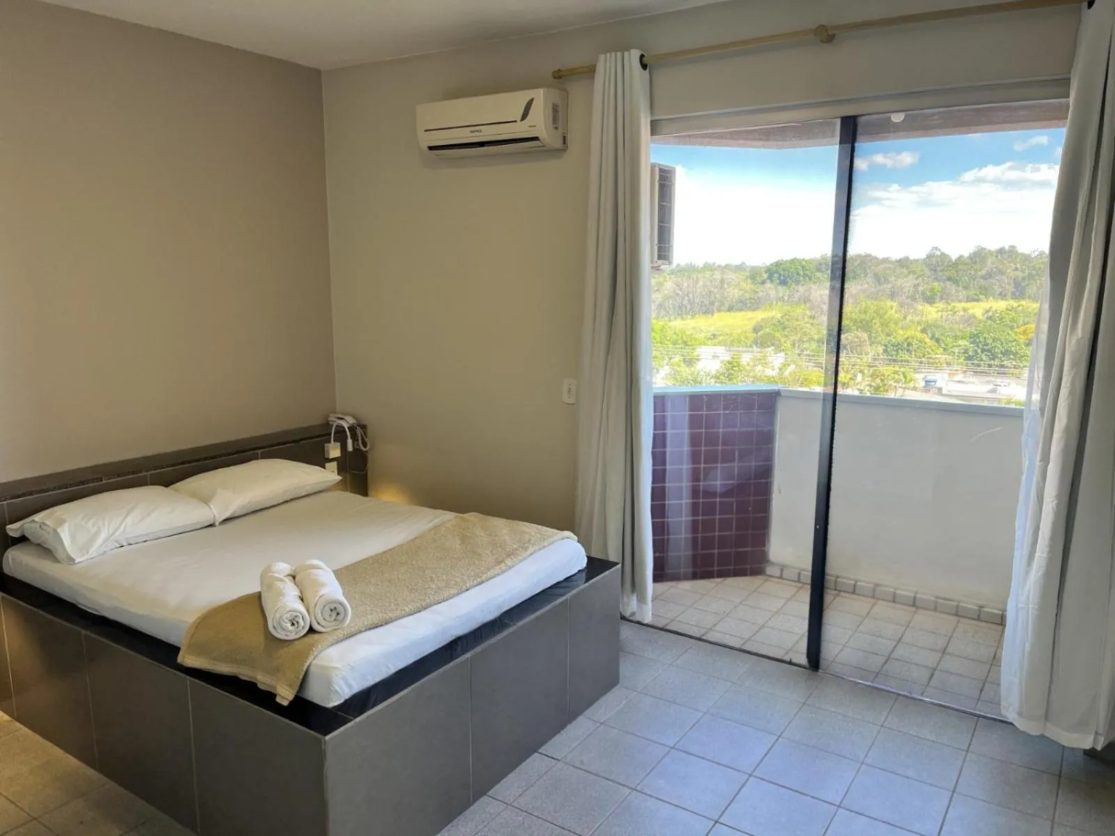 Bedroom, Bed in Hotel Viena