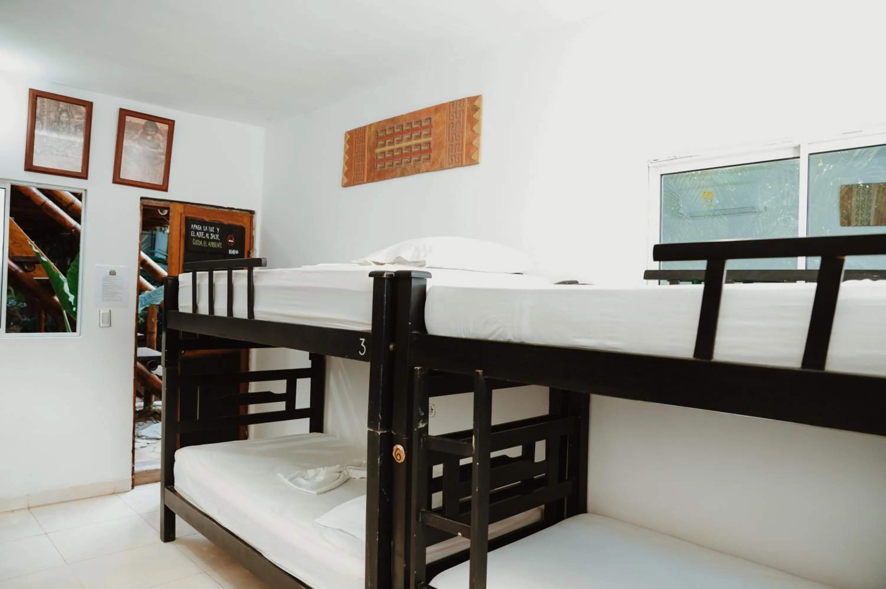 Bed in 8-Bed Mixed Dormitory Room in Kasakolà