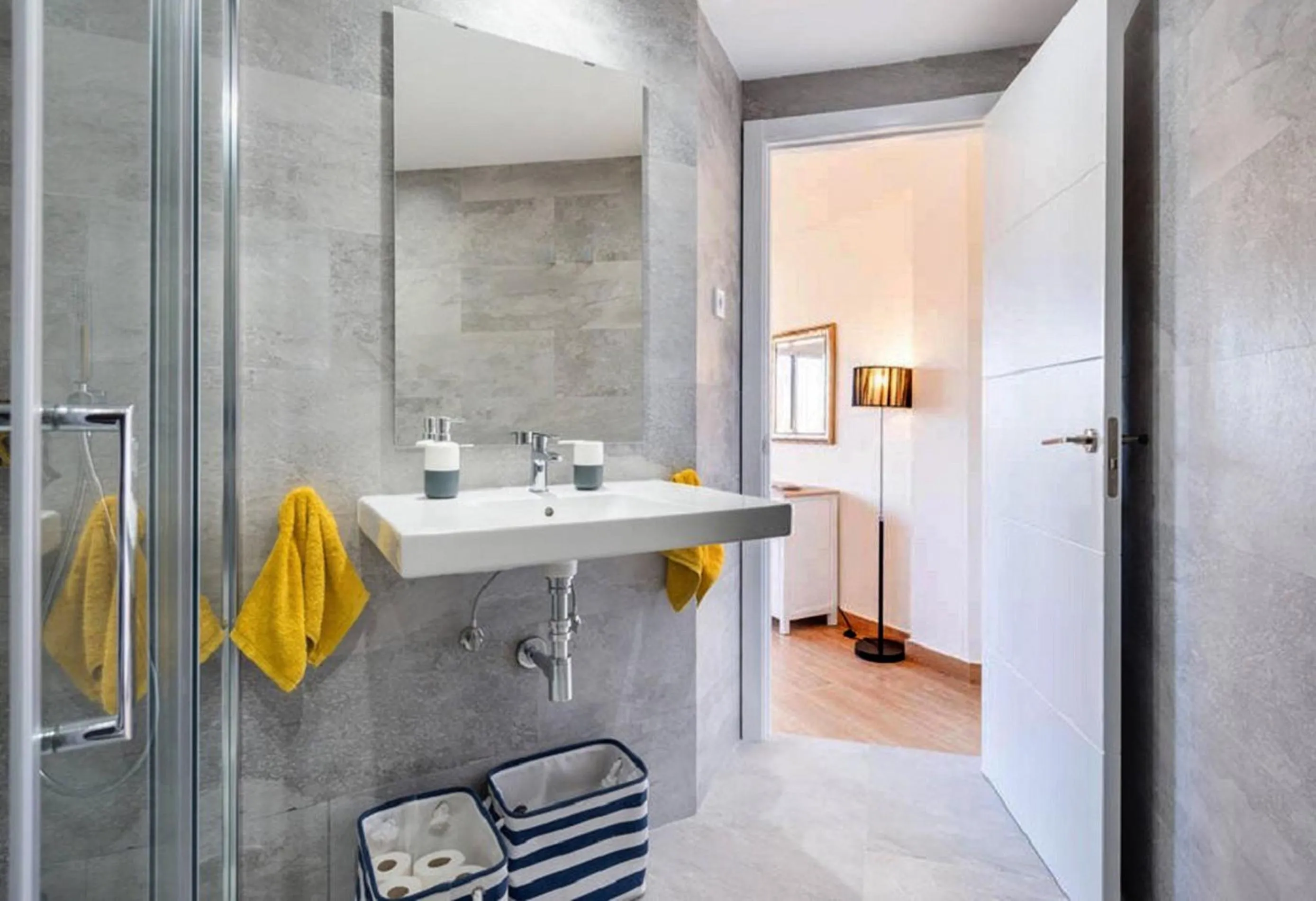 Bathroom in Apartment Club Playa Flores