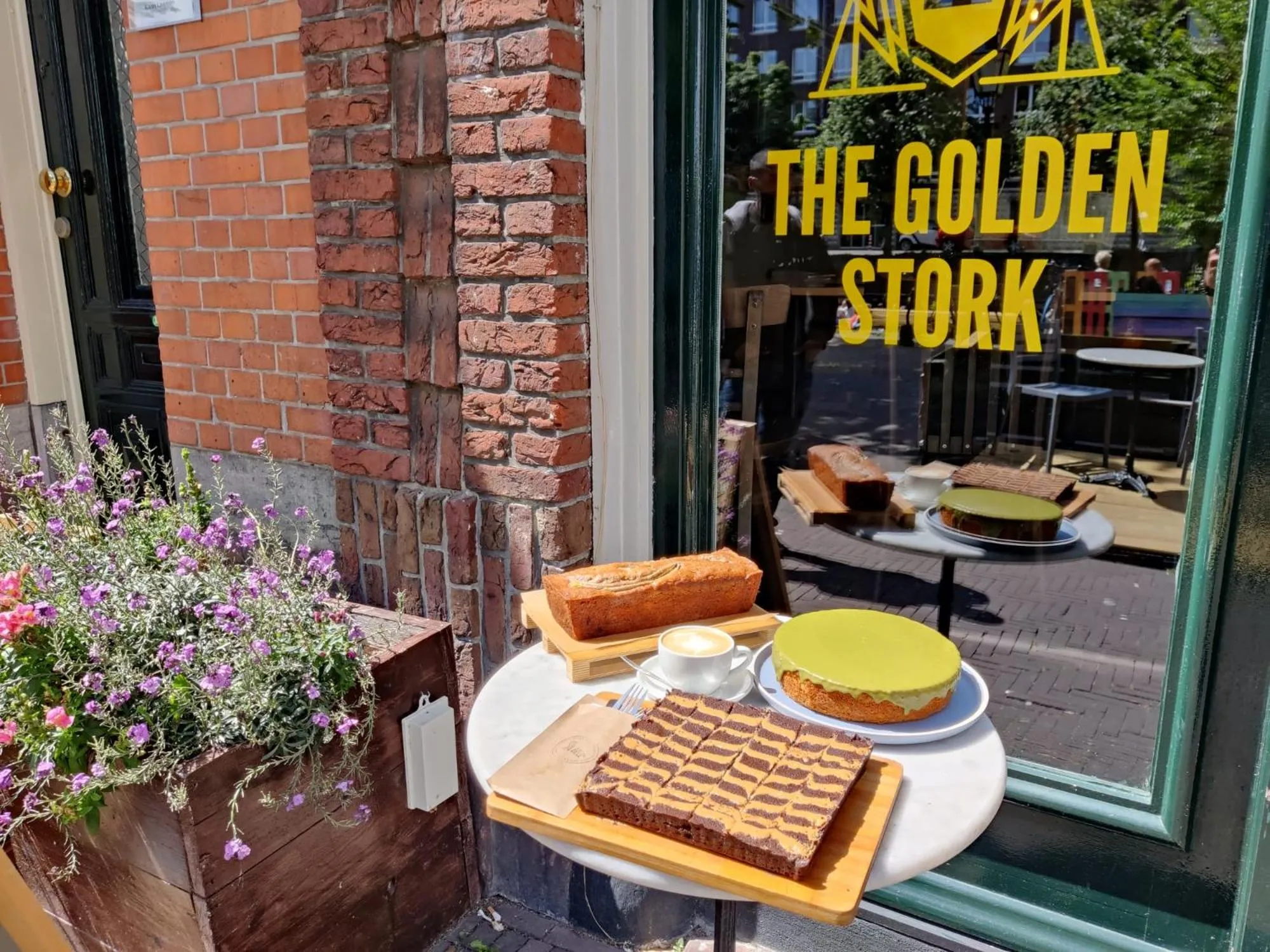 Restaurant/places to eat in Hostel The Golden Stork