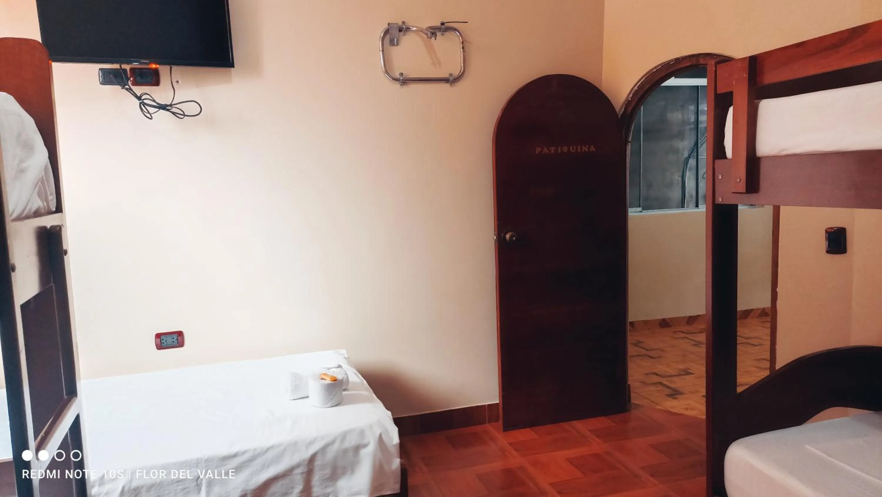 Photo of the whole room, Bed in Flor del Valle Posada