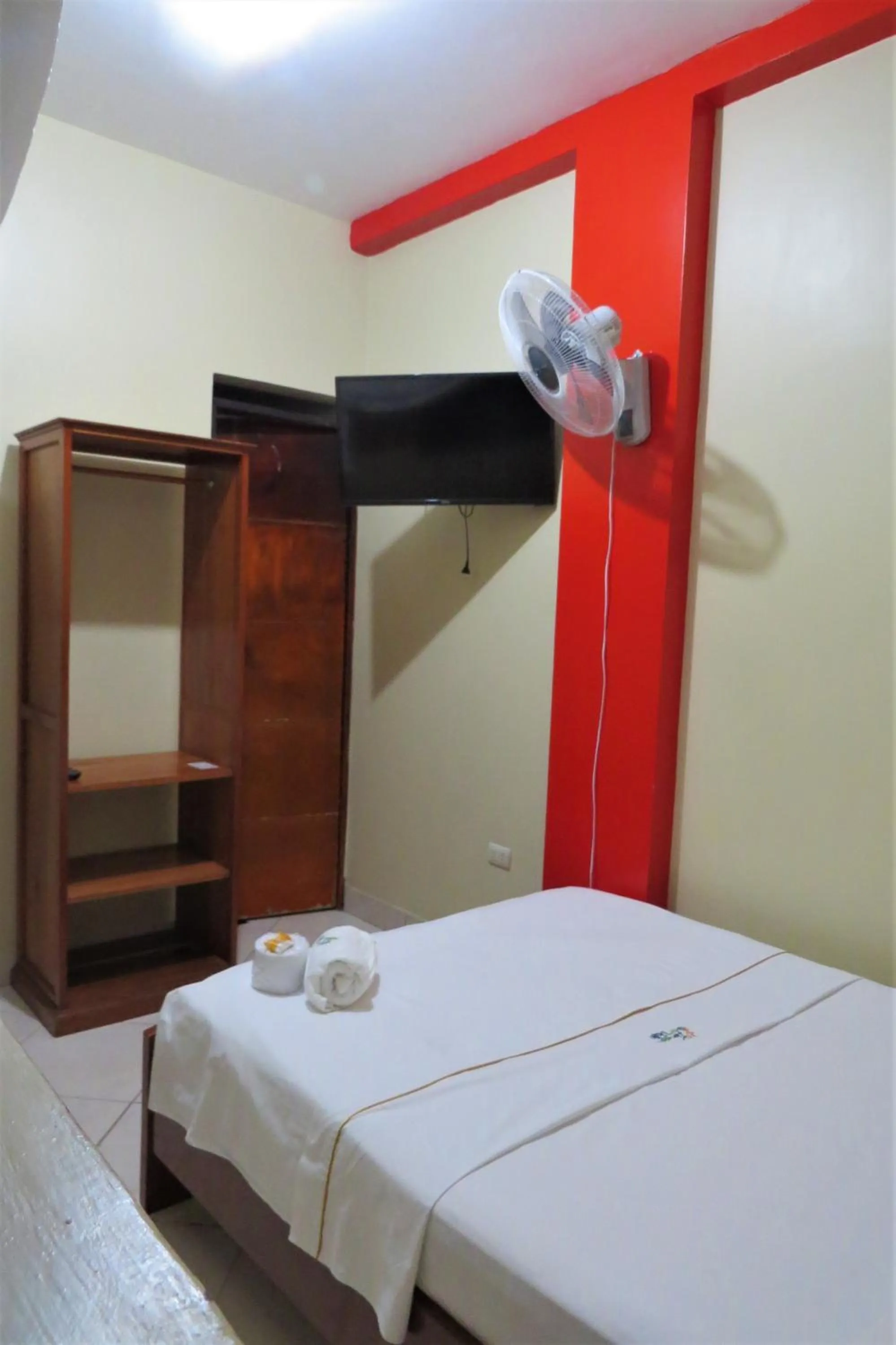 Photo of the whole room, Bed in Flor del Valle Posada