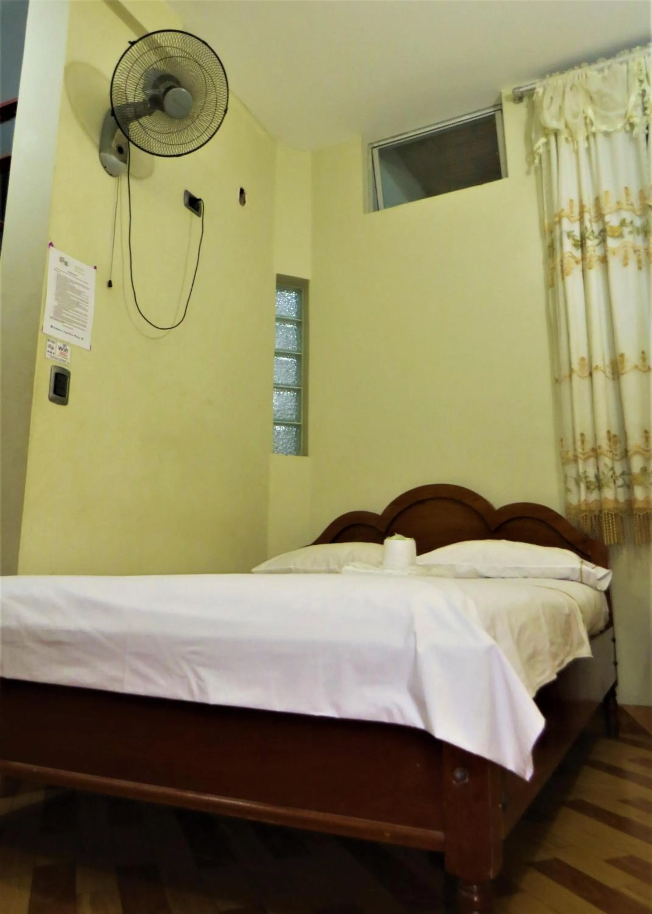 Photo of the whole room, Bed in Flor del Valle Posada