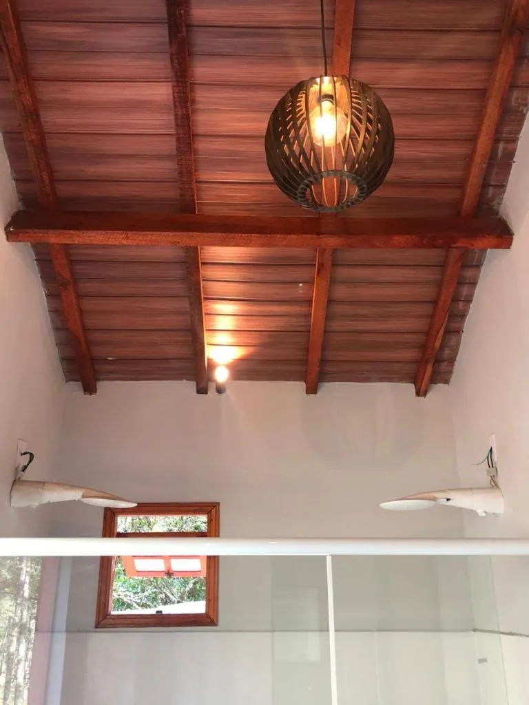 Shower in Pousada Chalés da Lua