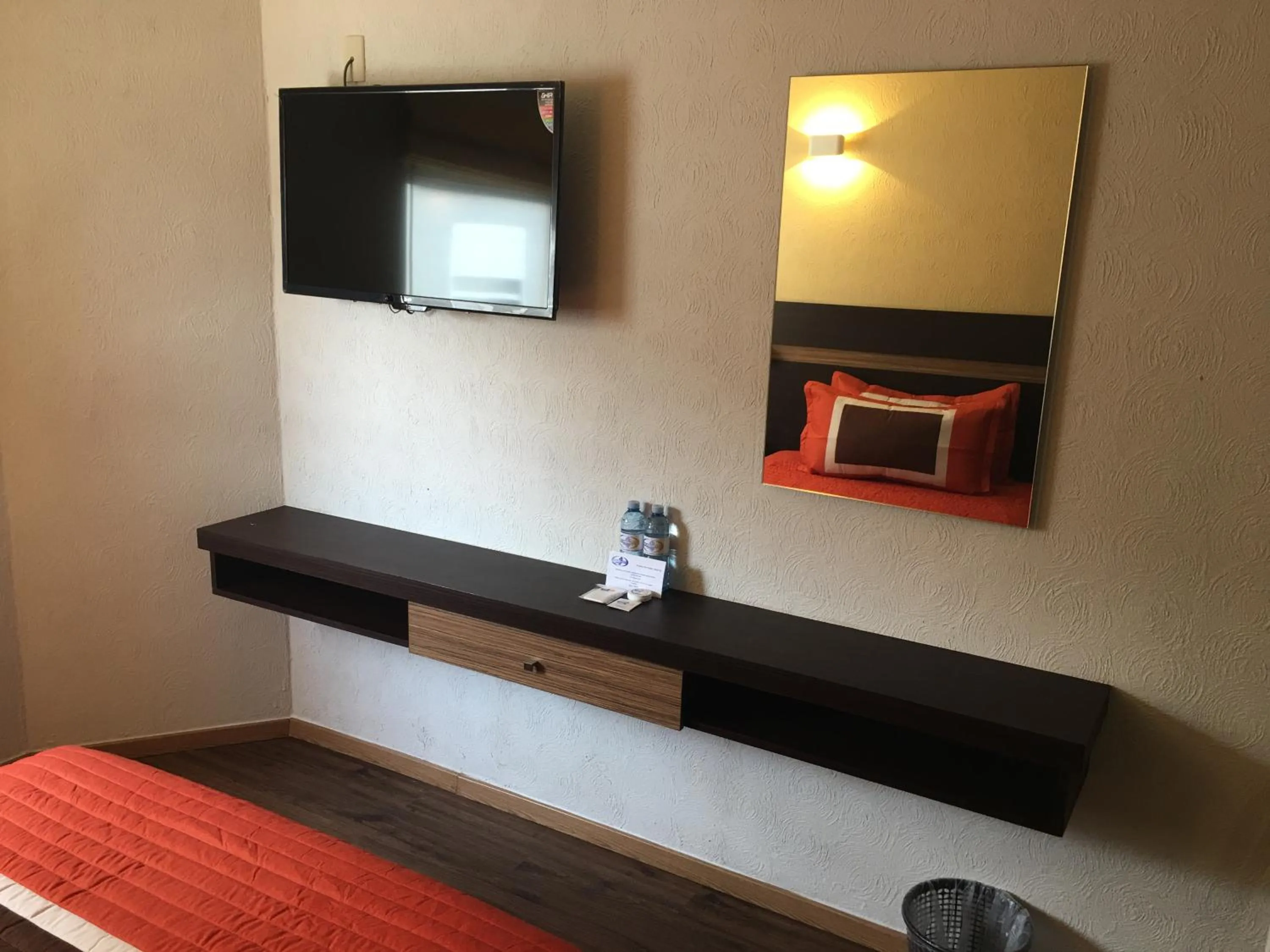 TV and multimedia, Bed in Ibeurohotel Guadalajara Expo