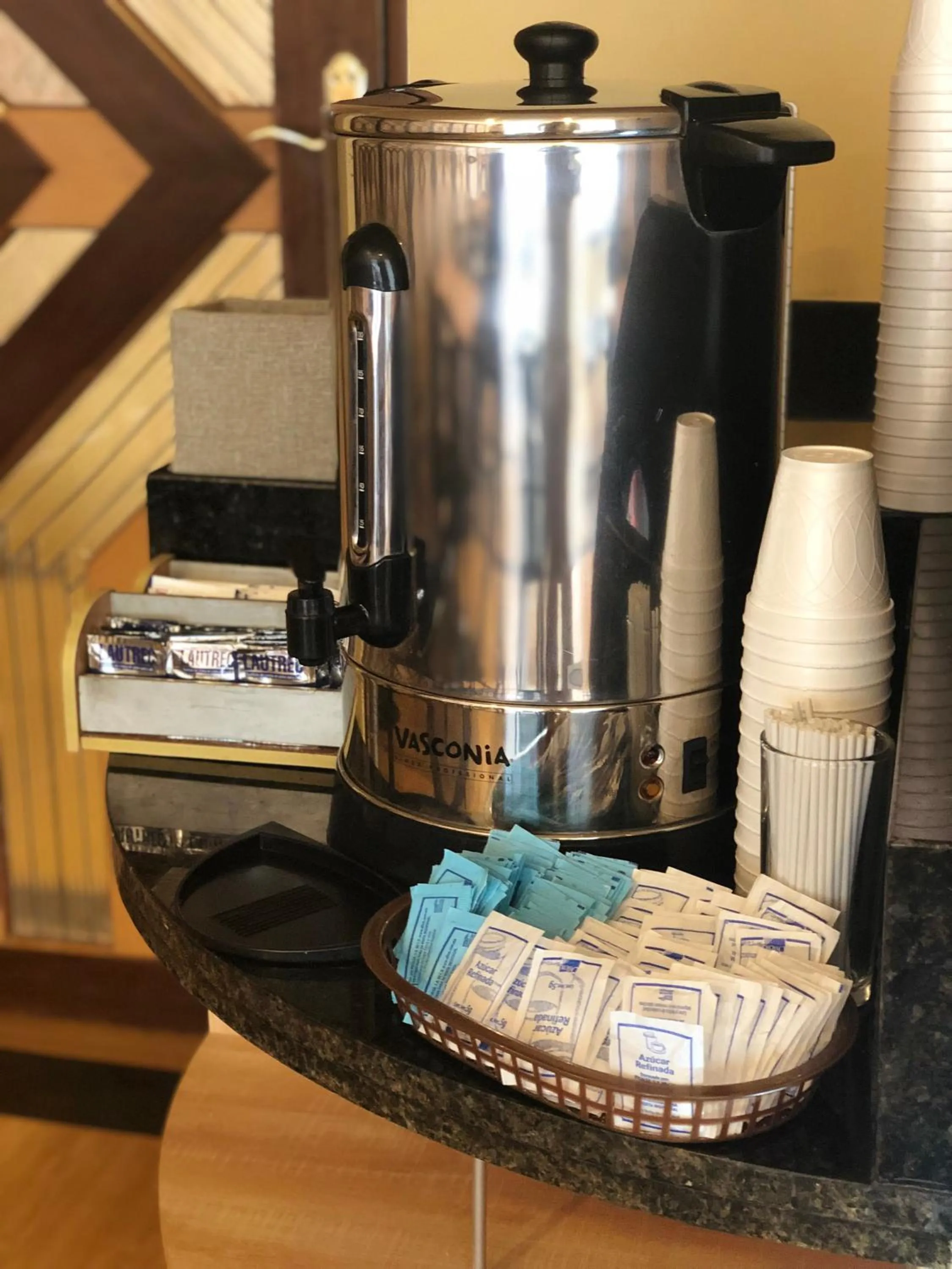 Coffee/tea facilities in Ibeurohotel Guadalajara Expo