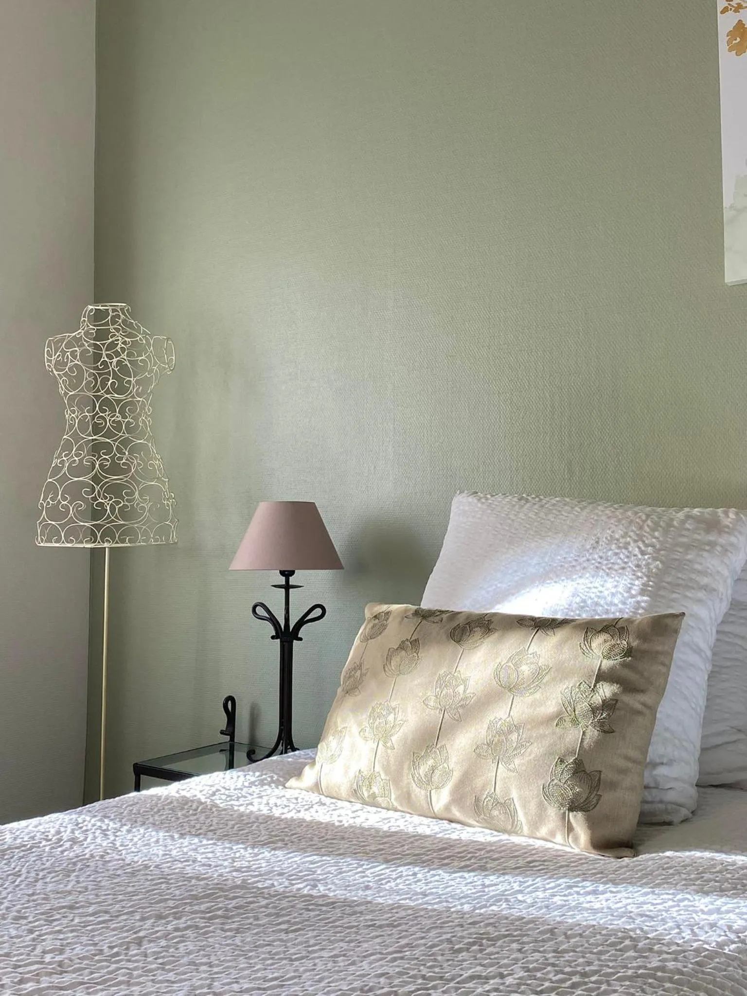 Bed in Grand Hôtel De La Poste