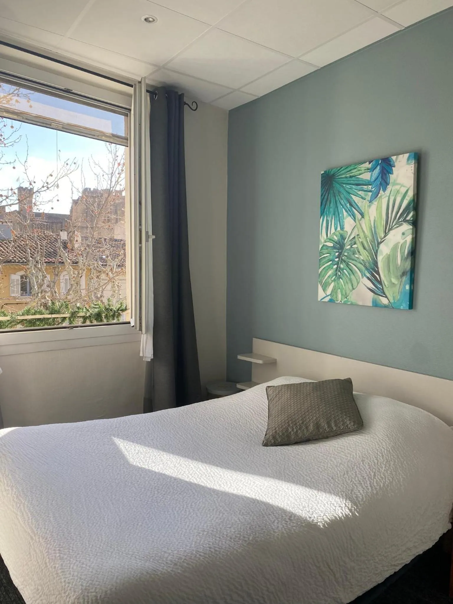 Bed in Grand Hôtel De La Poste