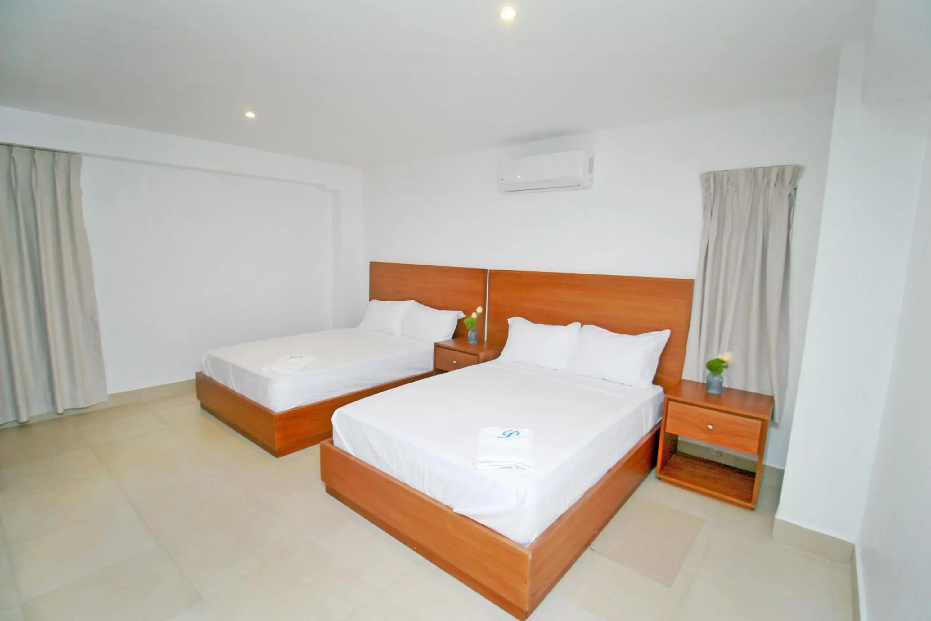 Decorative detail, Bed in Palmetto Hotel Decorative detail, Bed in Palmetto Hotel