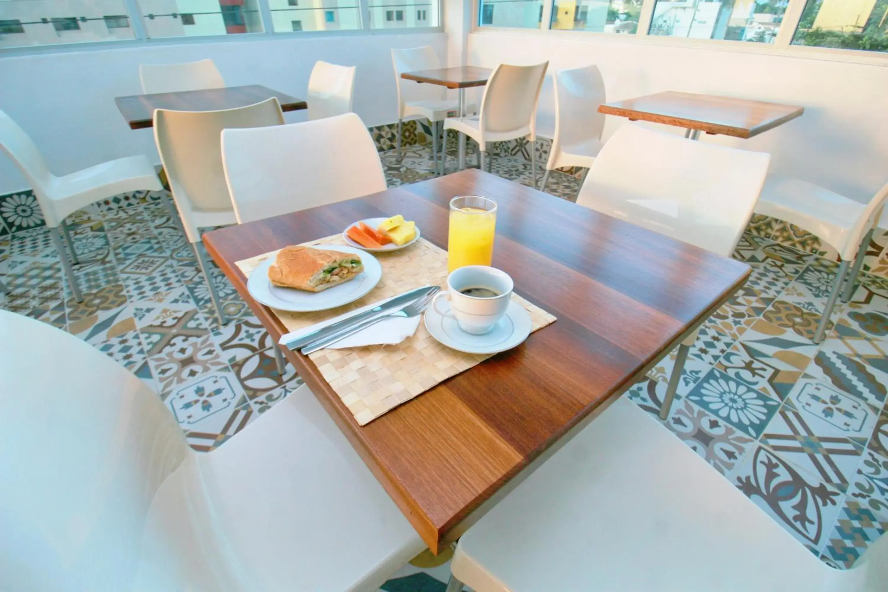 Breakfast in Palmetto Hotel Breakfast in Palmetto Hotel