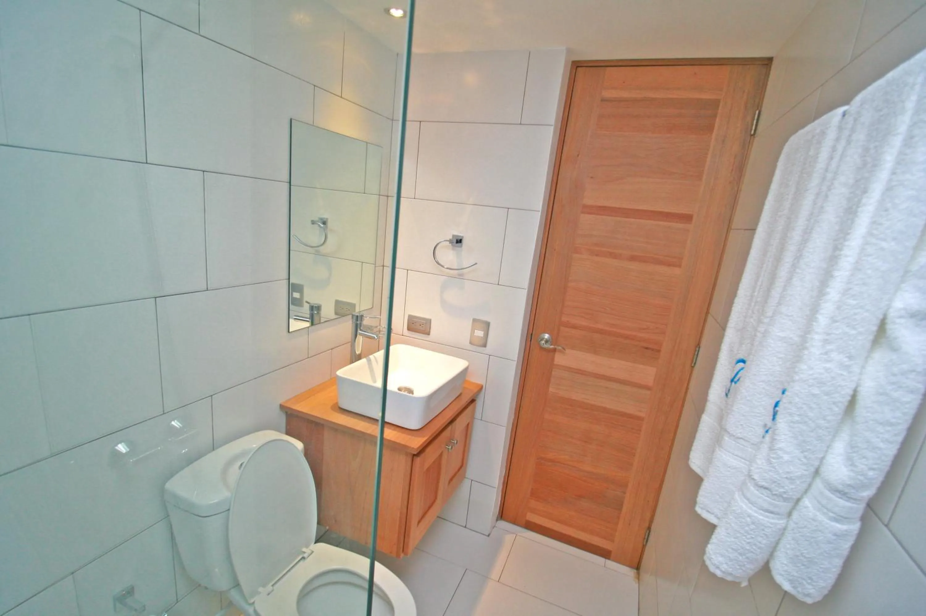 Bathroom in Palmetto Hotel