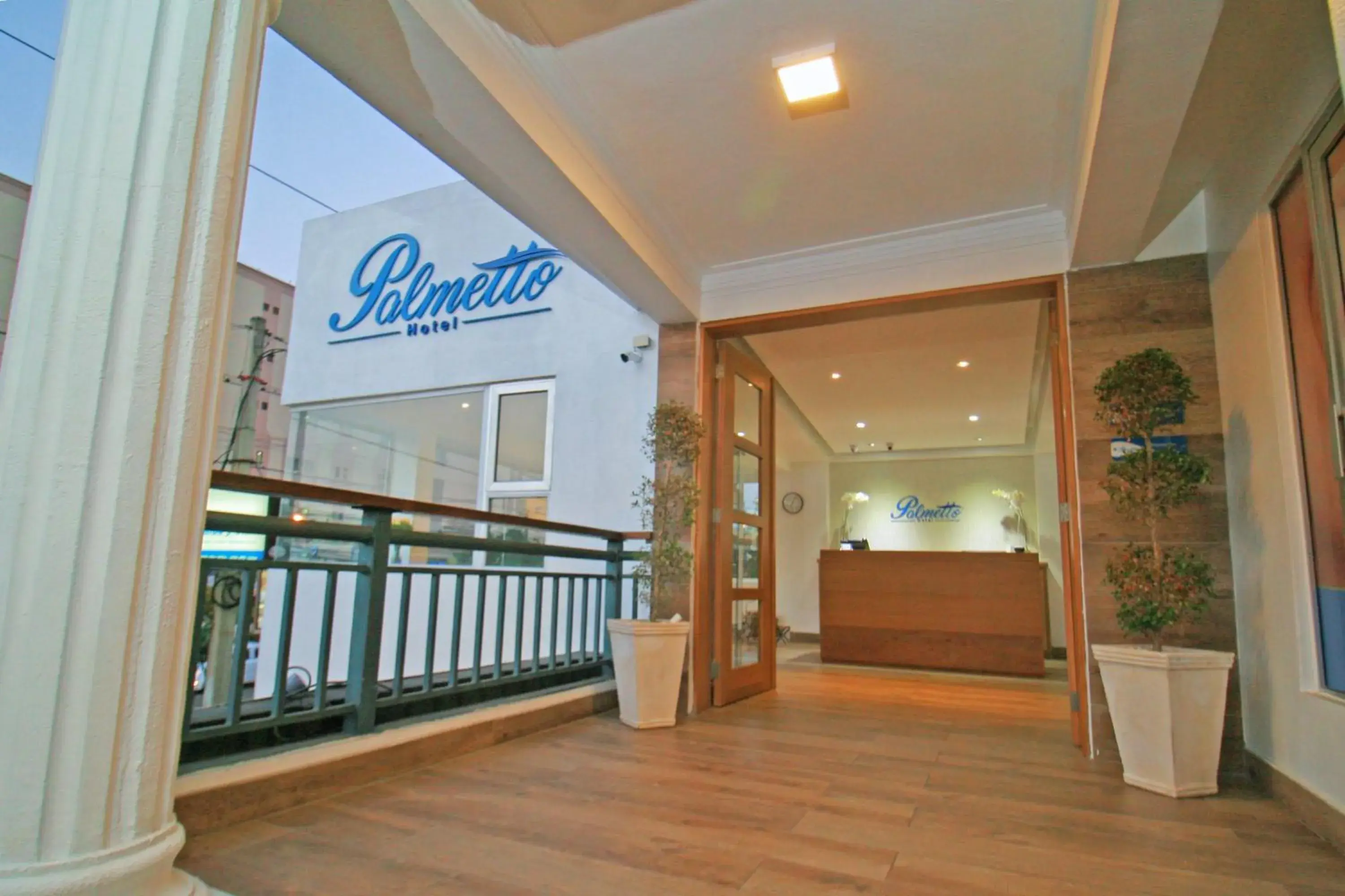 Facade/entrance in Palmetto Hotel Facade/entrance in Palmetto Hotel