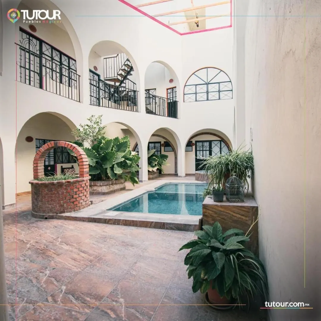 Swimming pool in Hotel Doña Chela En Calvillo