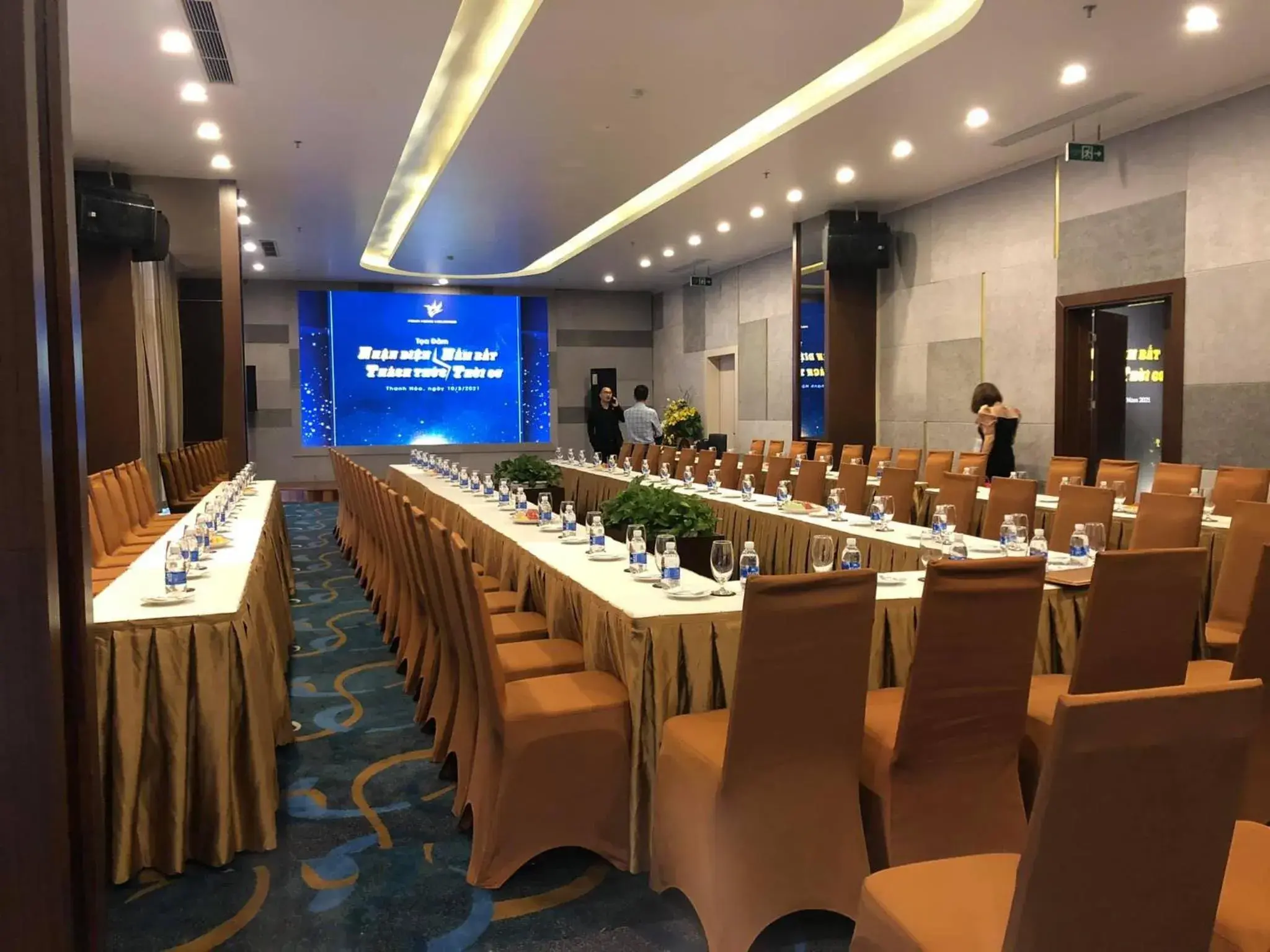 Restaurant/places to eat in Central Hotel Thanh Hoa Restaurant/places to eat in Central Hotel Thanh Hoa