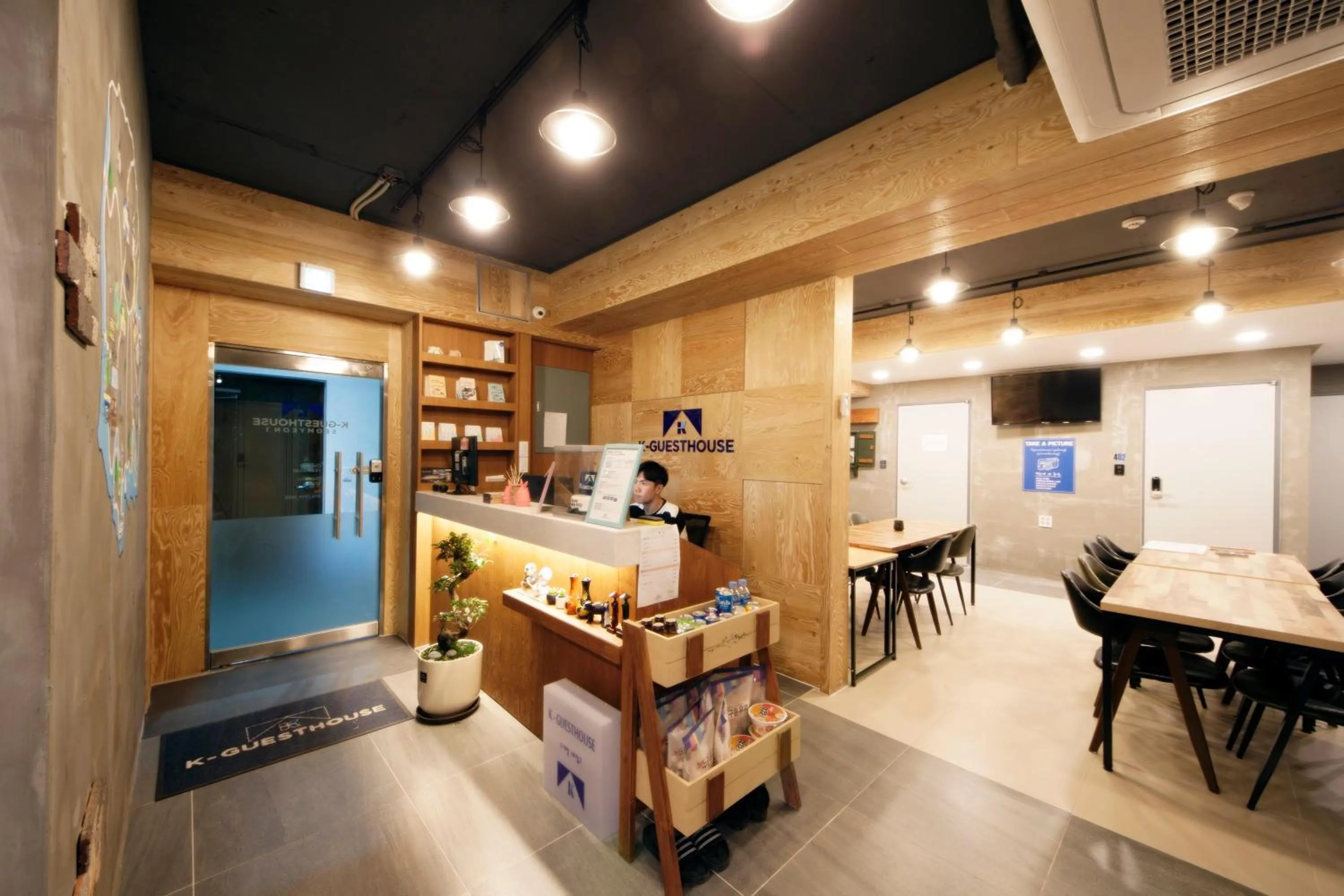 Lobby or reception in K-Guesthouse Seomyeon 1