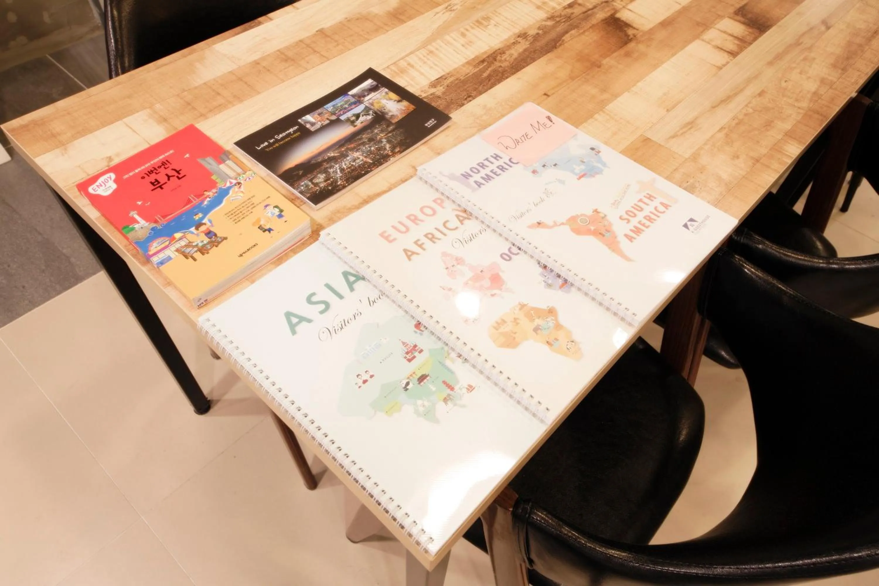 Communal lounge/ TV room in K-Guesthouse Seomyeon 1