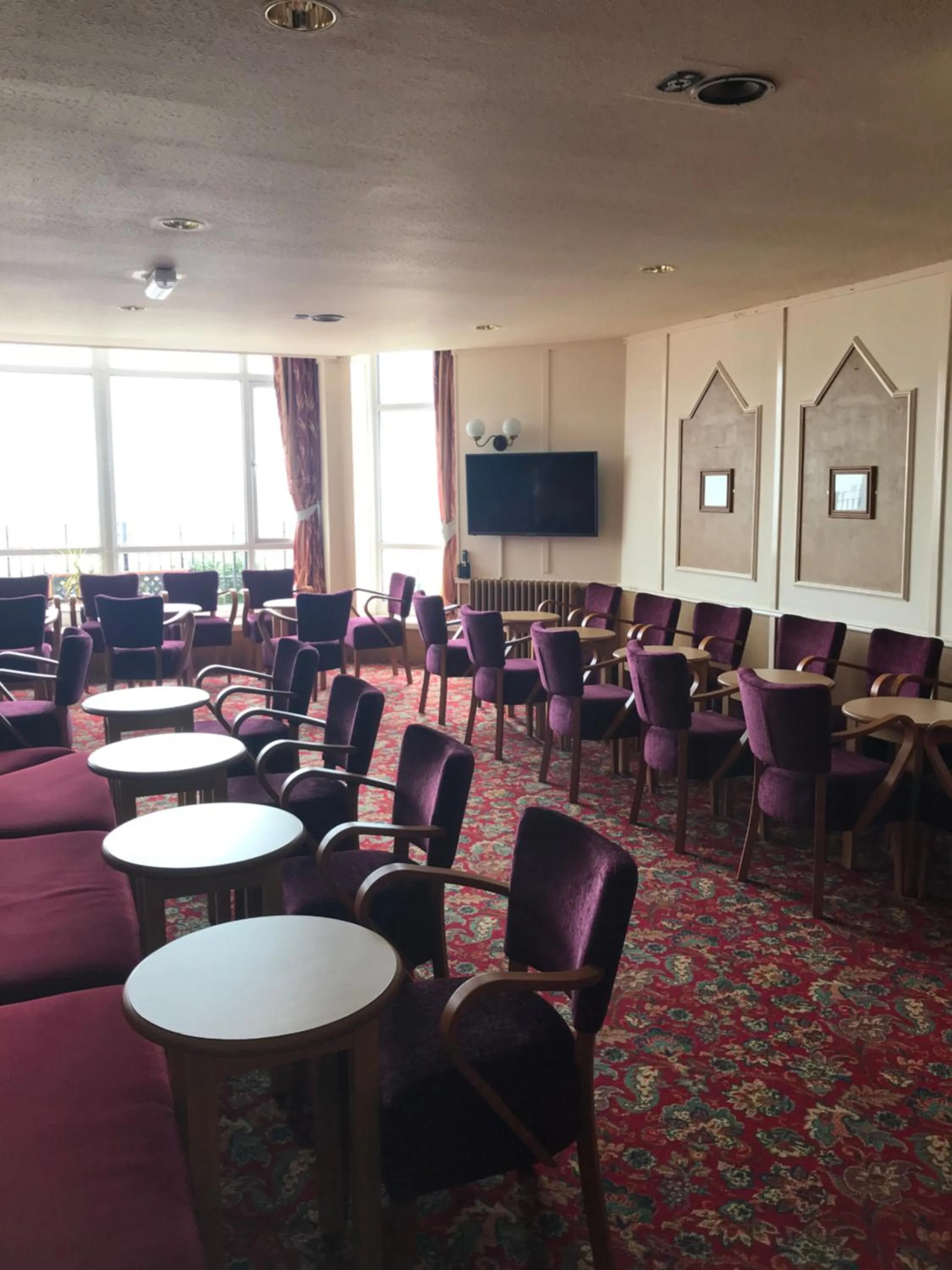 Evening entertainment in Monarch Hotel