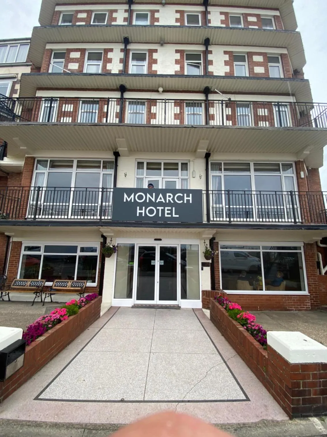 Facade/entrance in Monarch Hotel