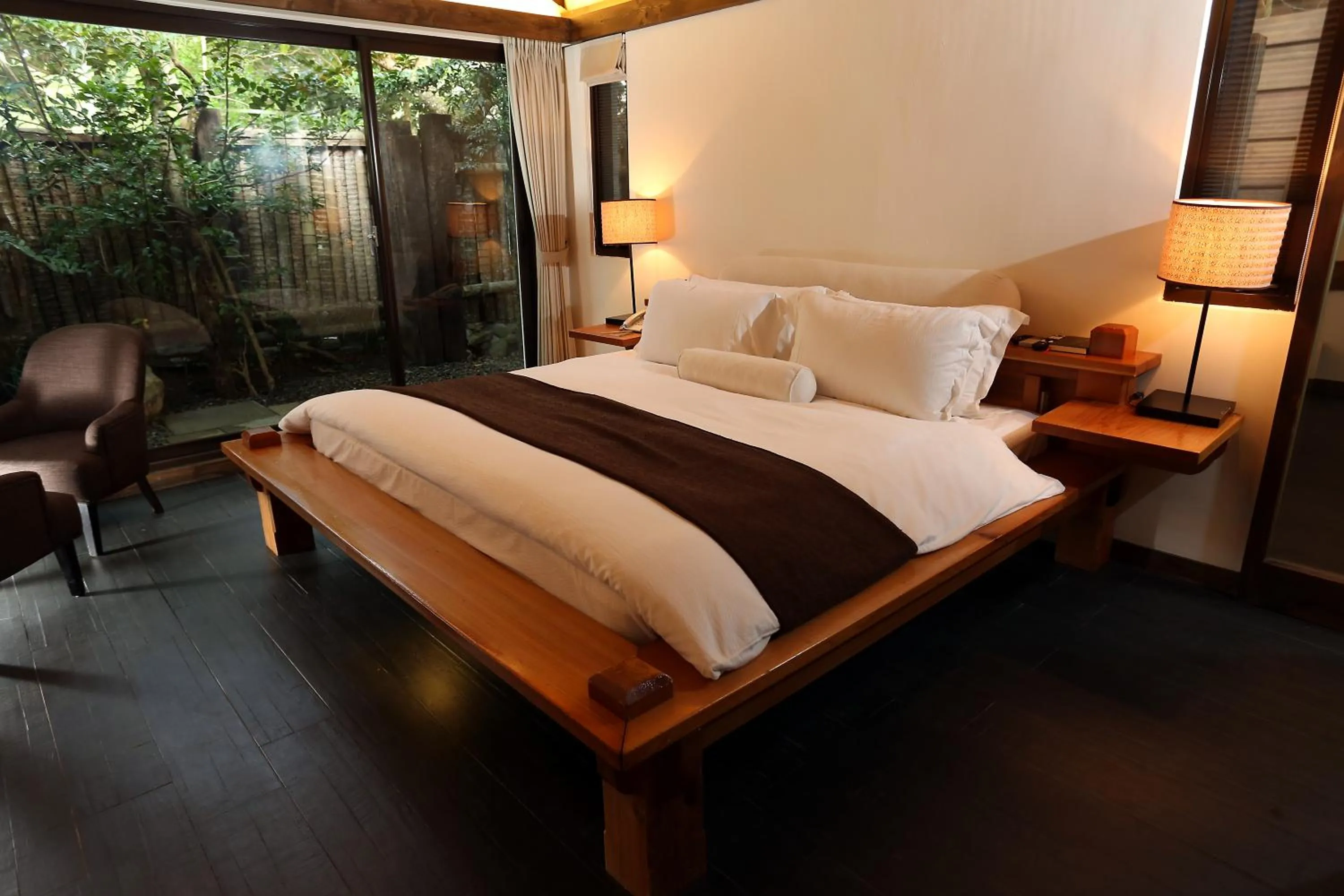 Photo of the whole room, Bed in Mudanwan Villa