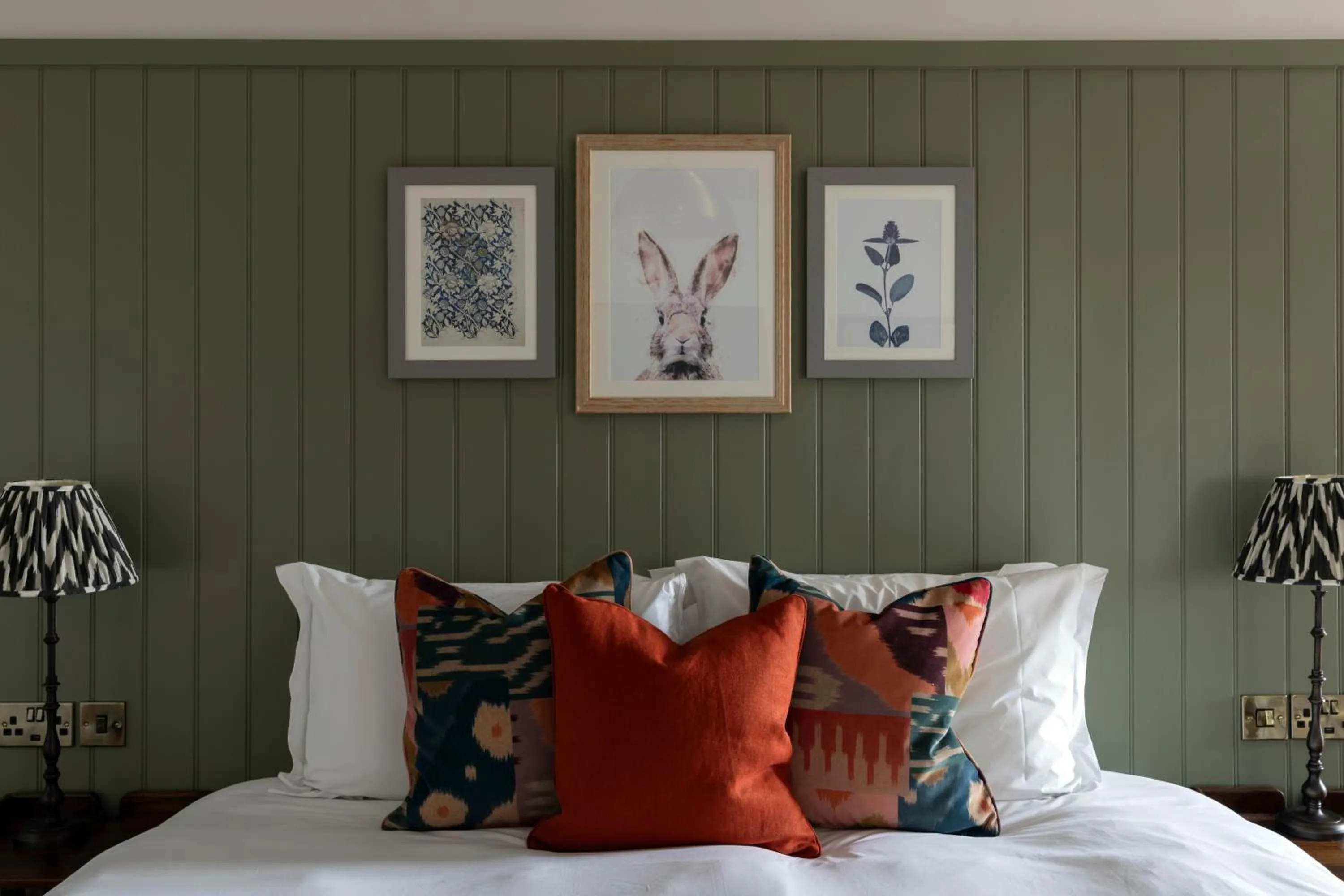 Bedroom, Bed in The Bridge Hotel