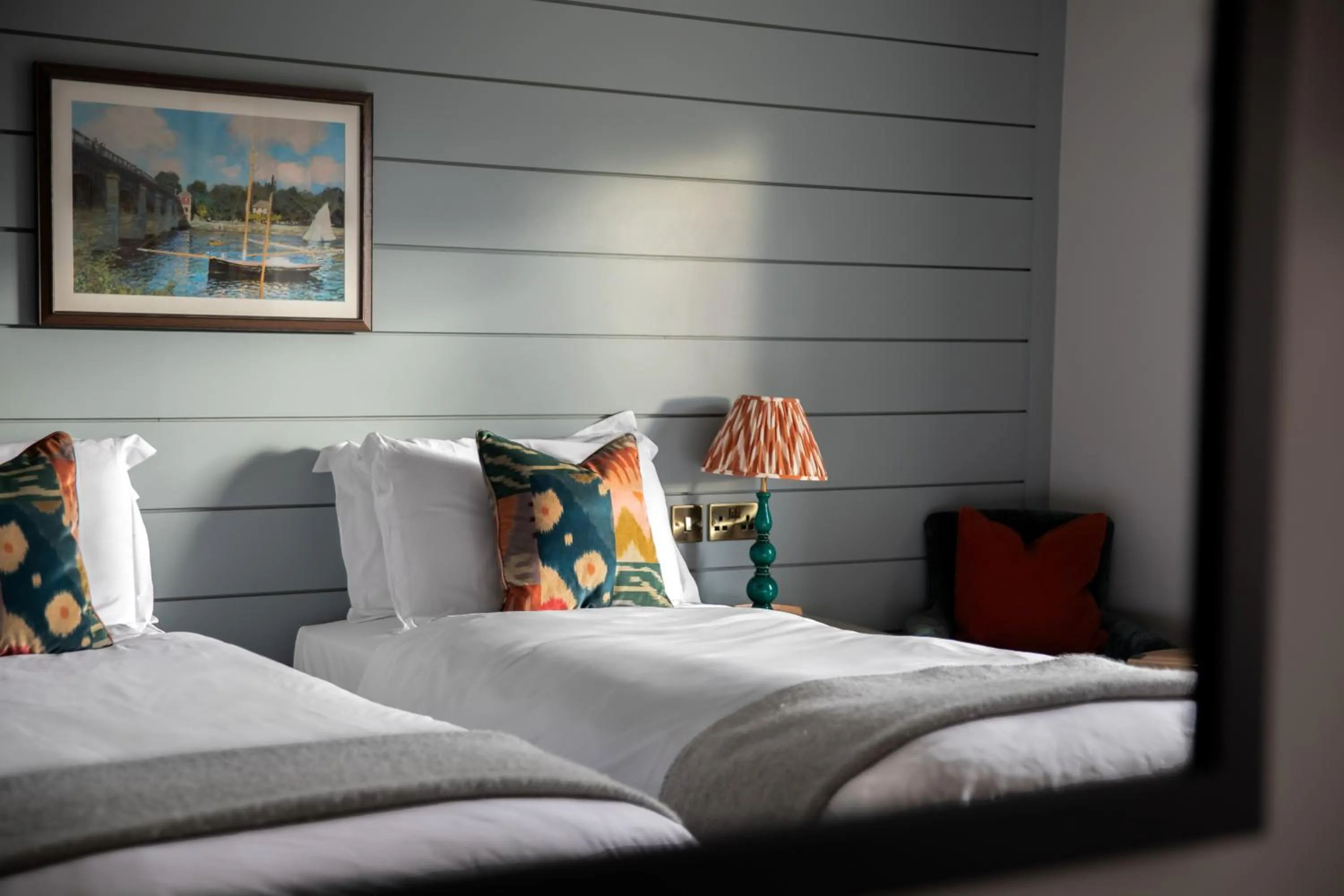 Bedroom, Bed in The Bridge Hotel