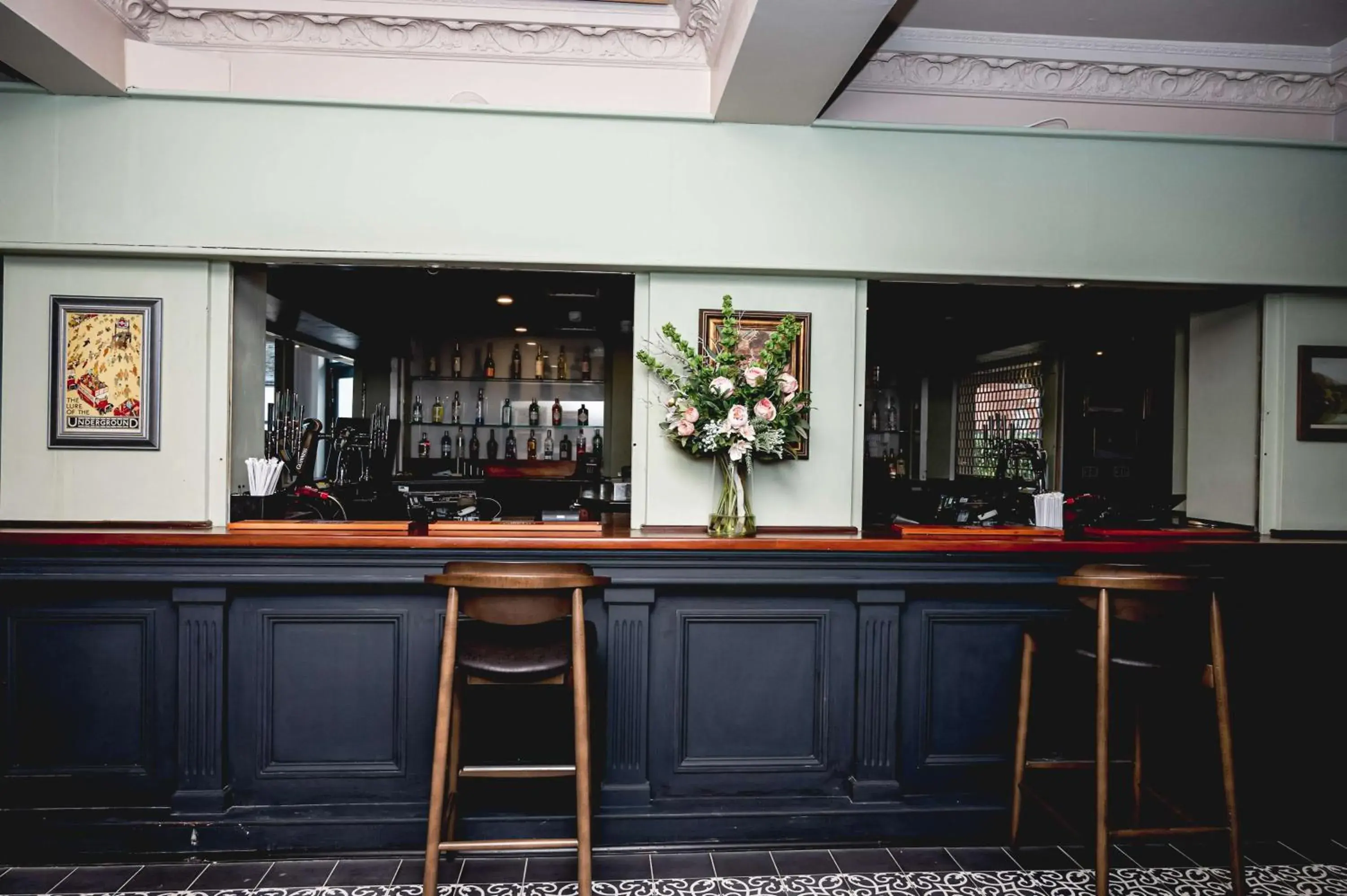 Lounge or bar in Thames Riviera Hotel, Sure Hotel Collection by Best Western Lounge or bar in Thames Riviera Hotel, Sure Hotel Collection by Best Western