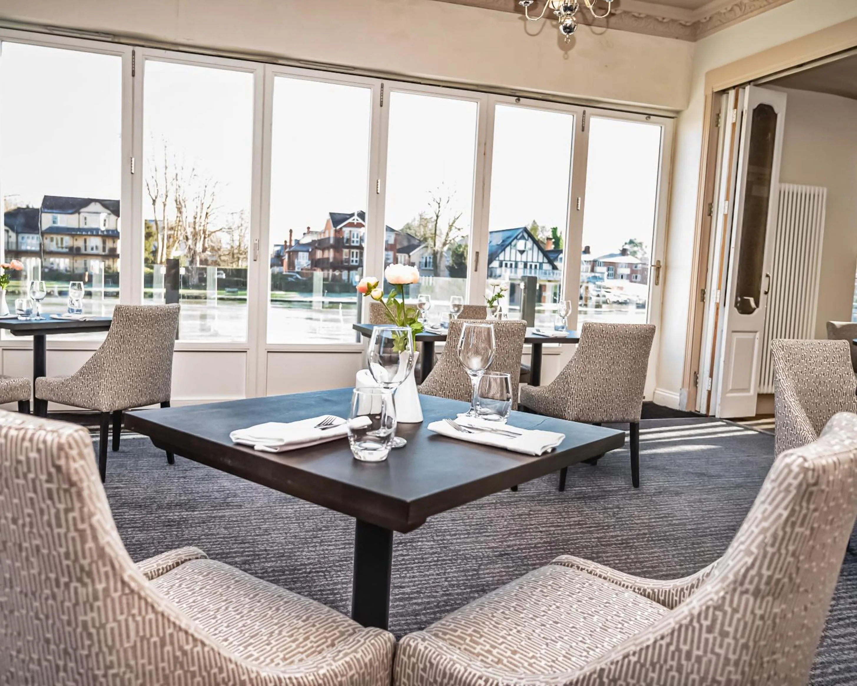 Dining area in Thames Riviera Hotel, Sure Hotel Collection by Best Western