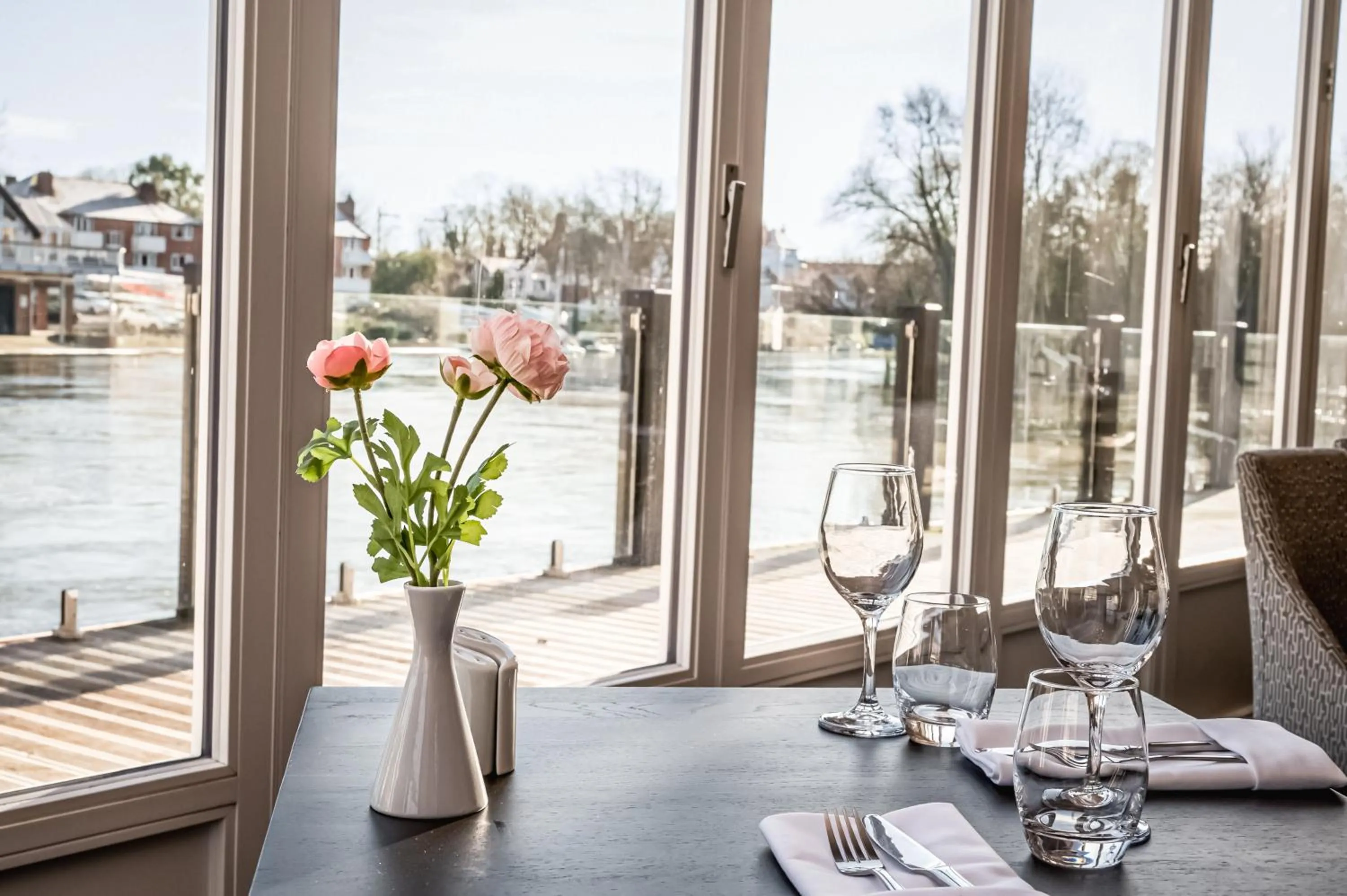 Restaurant/places to eat in Thames Riviera Hotel, Sure Hotel Collection by Best Western