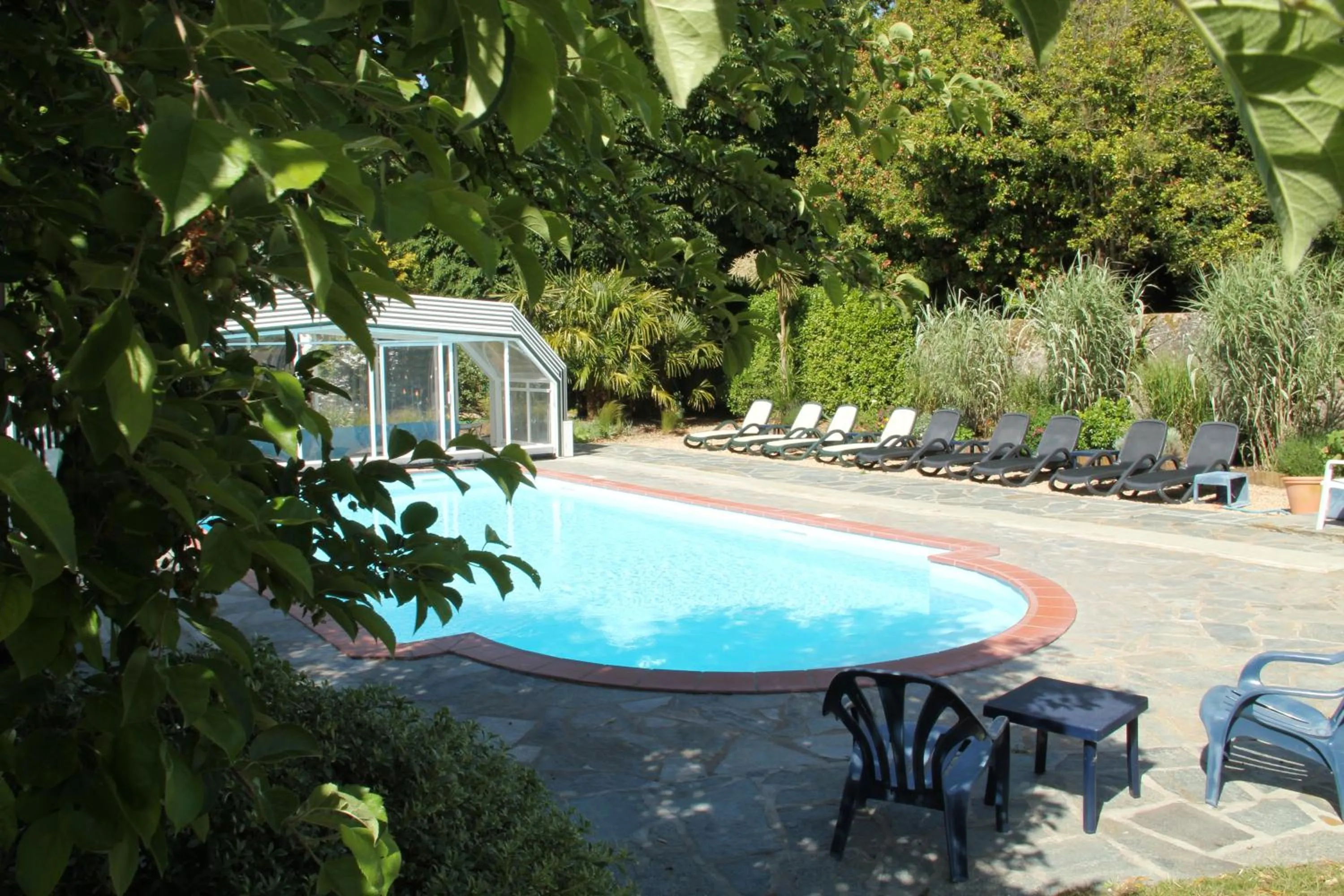 Balcony/Terrace in Domaine Le Martinet, The Originals Relais
