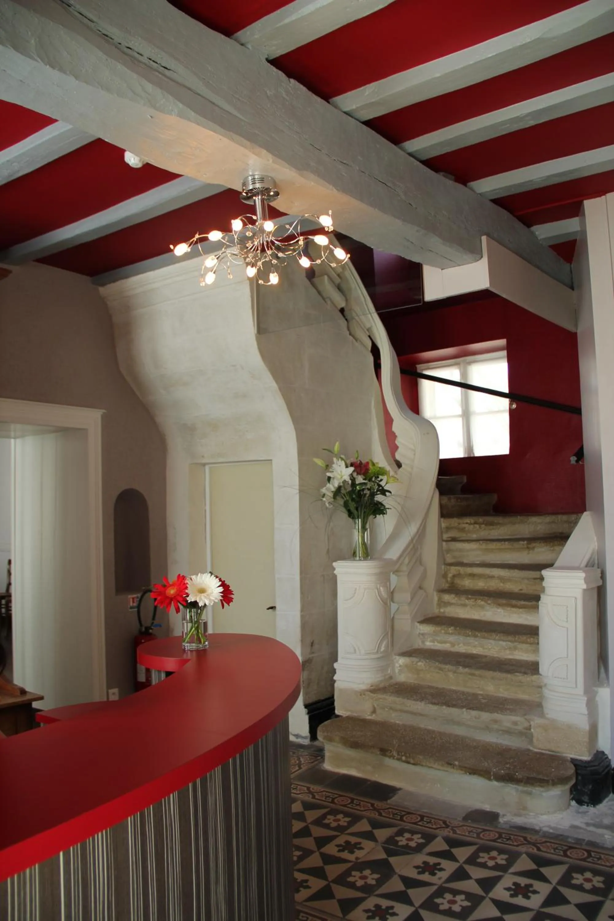 Lobby or reception in Domaine Le Martinet, The Originals Relais
