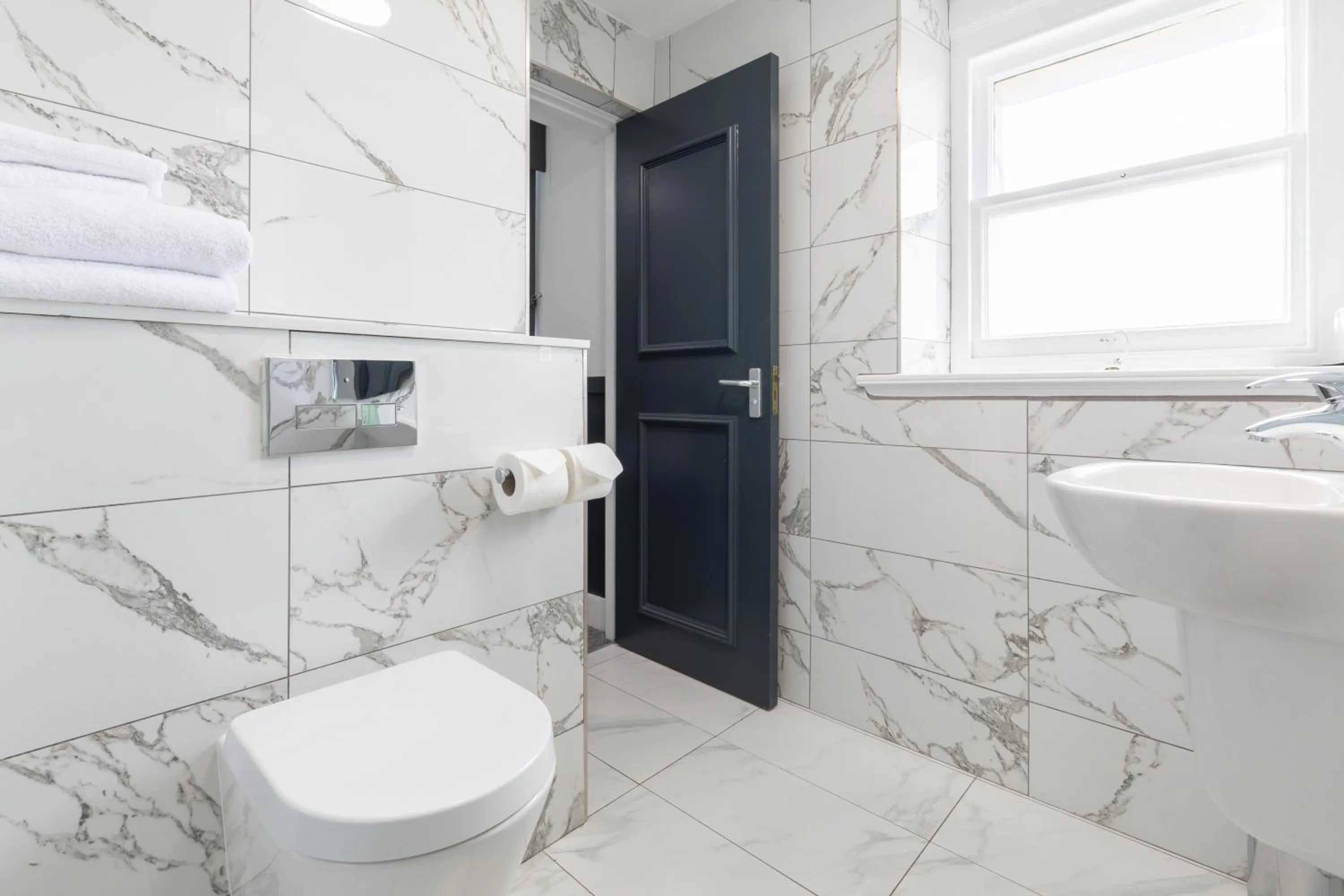 Toilet in The Sir Thomas Hotel