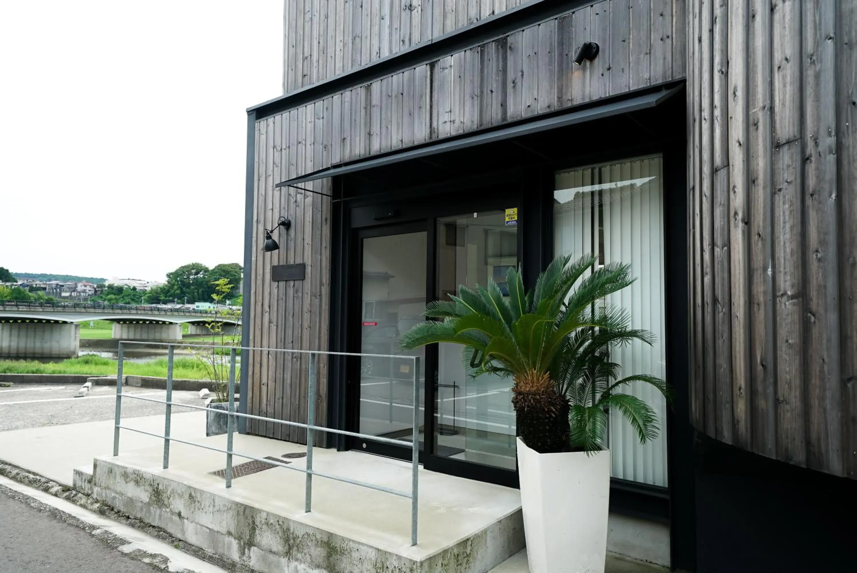 Facade/entrance in sararaso Facade/entrance in sararaso