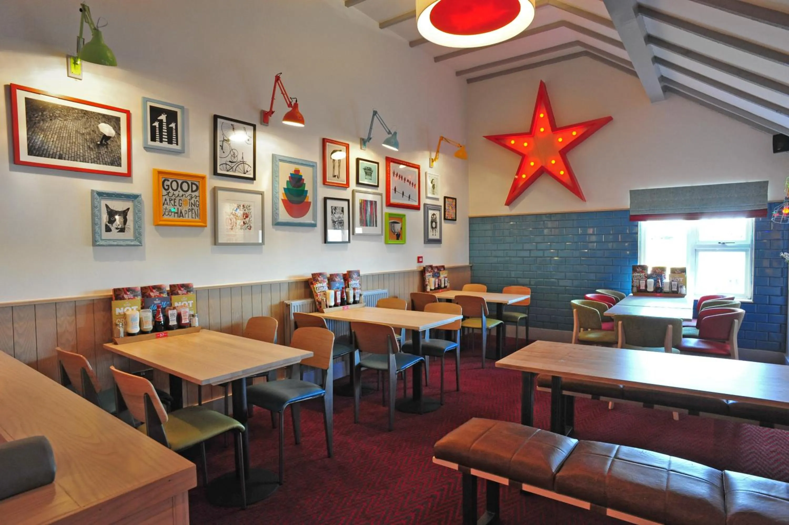 Restaurant/places to eat in Weathervane Hotel by Greene King Inns